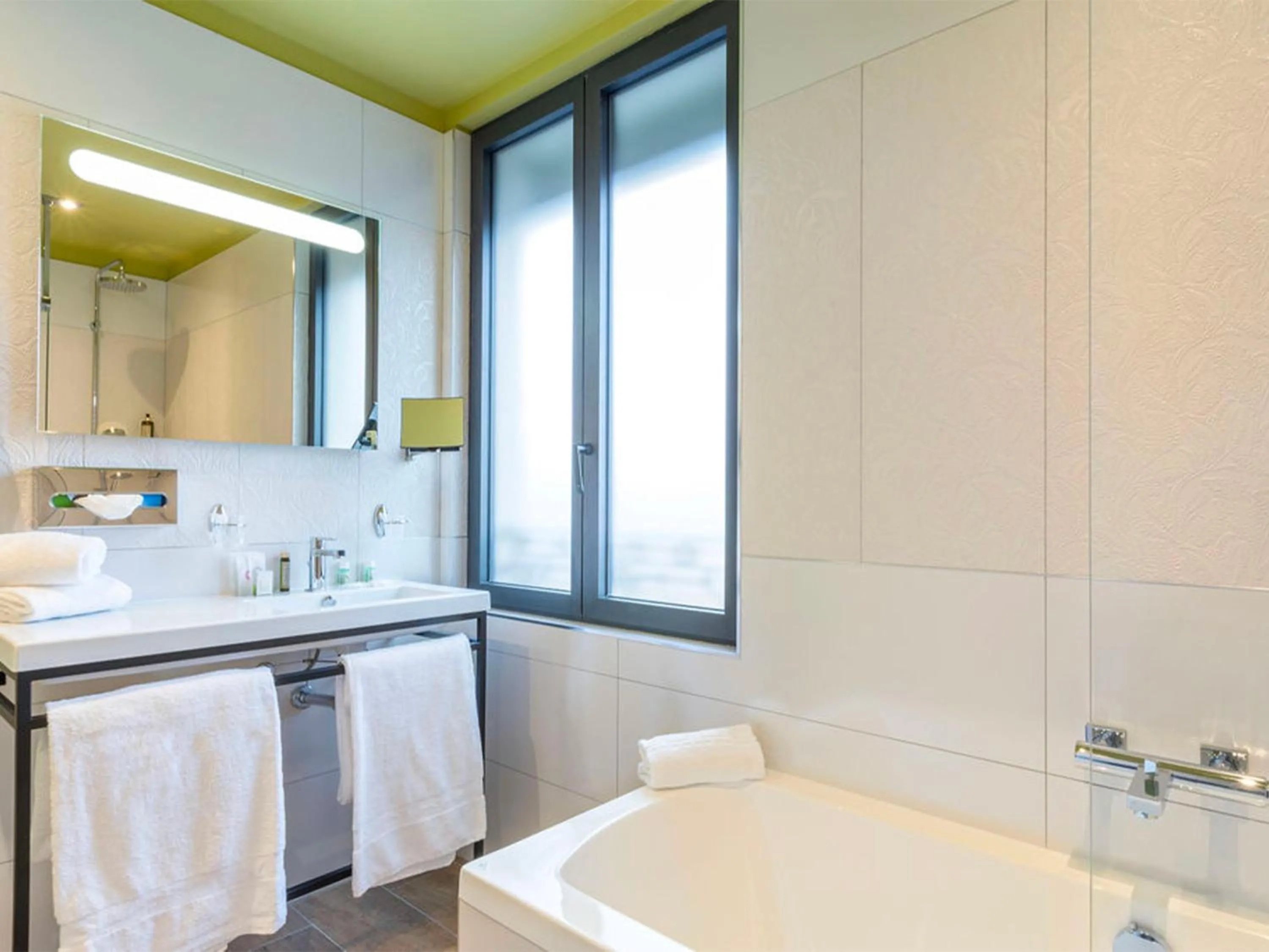 Bathroom in Best Western Plus Hotel de Dieppe 1880