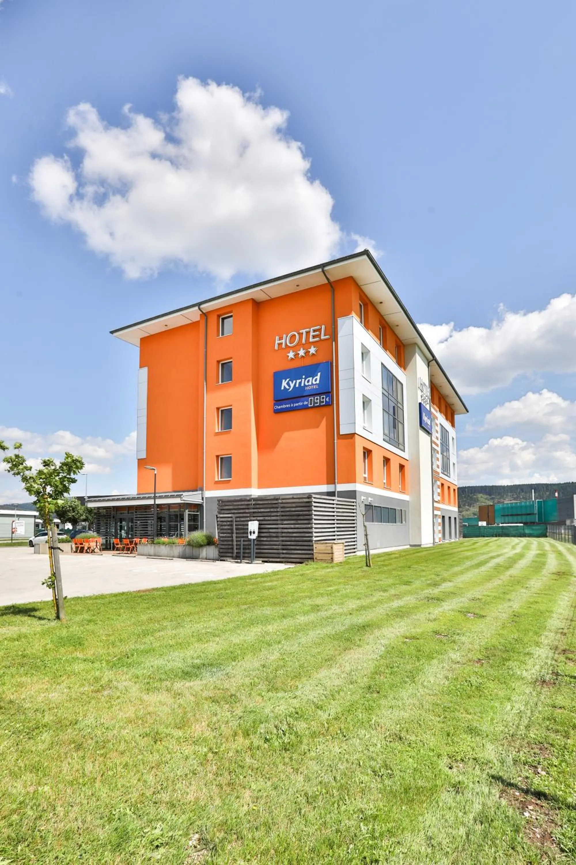 Property building in Kyriad Pontarlier