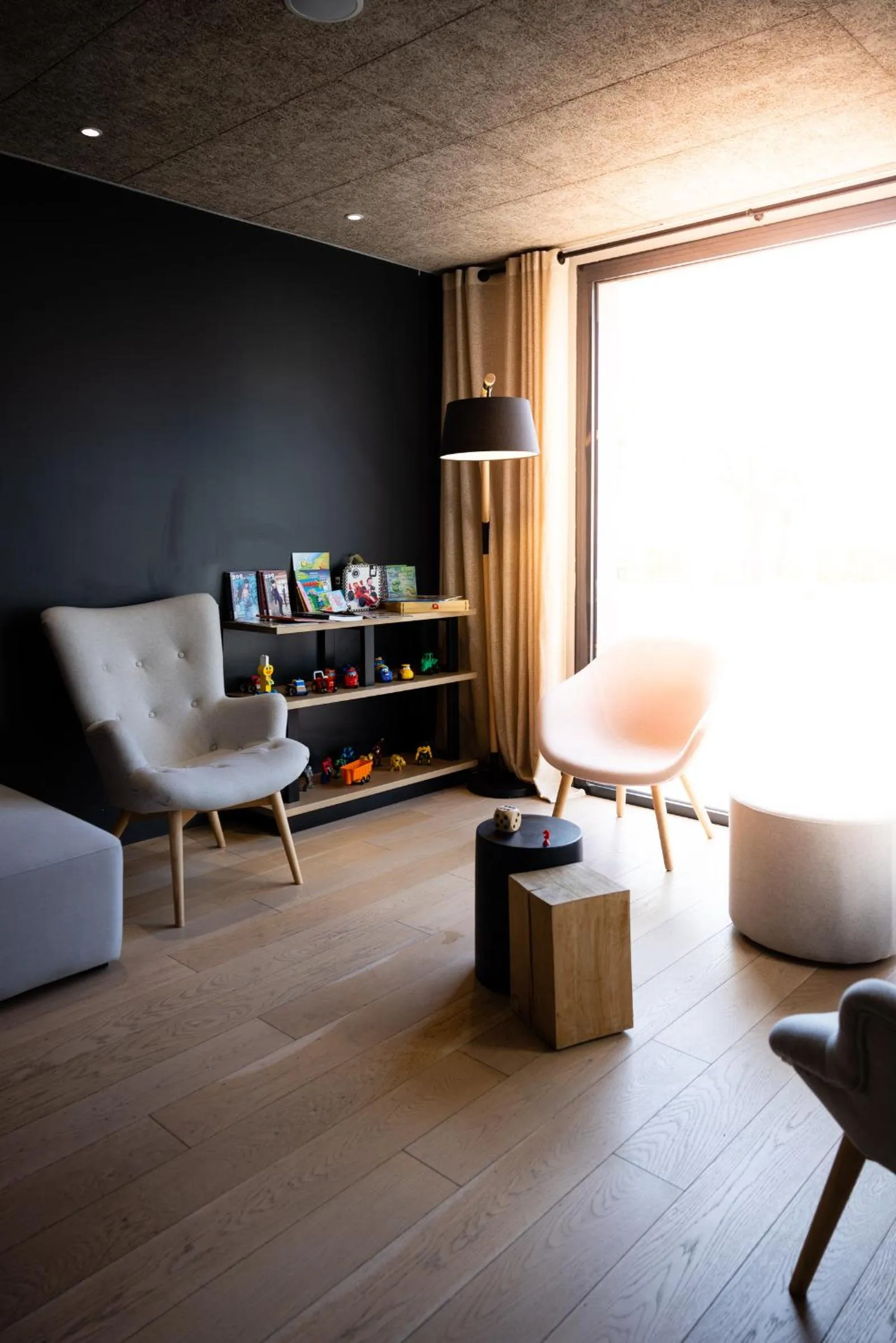 Seating area in Campanile Limoges Centre - Gare