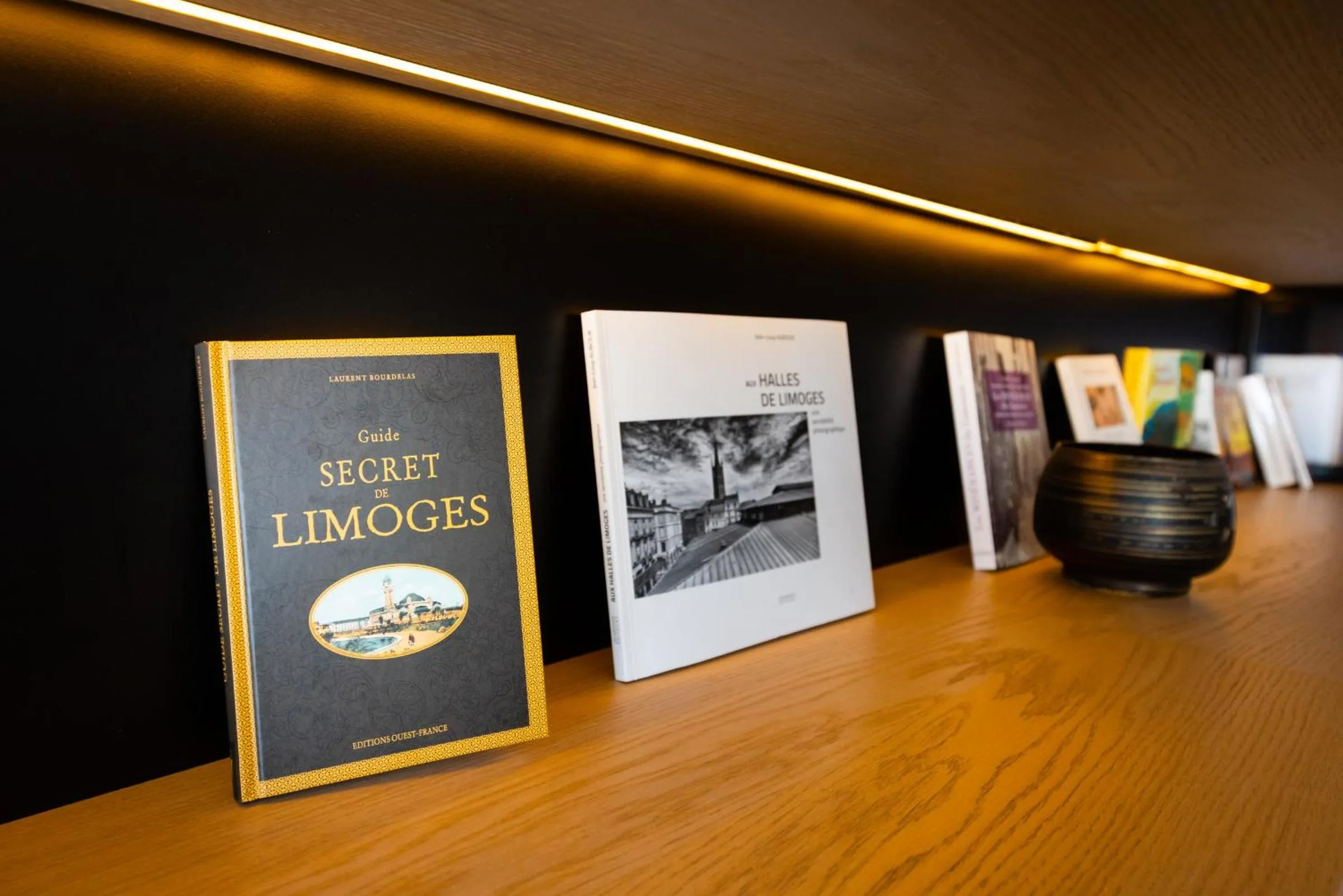 Lobby or reception in Campanile Limoges Centre - Gare