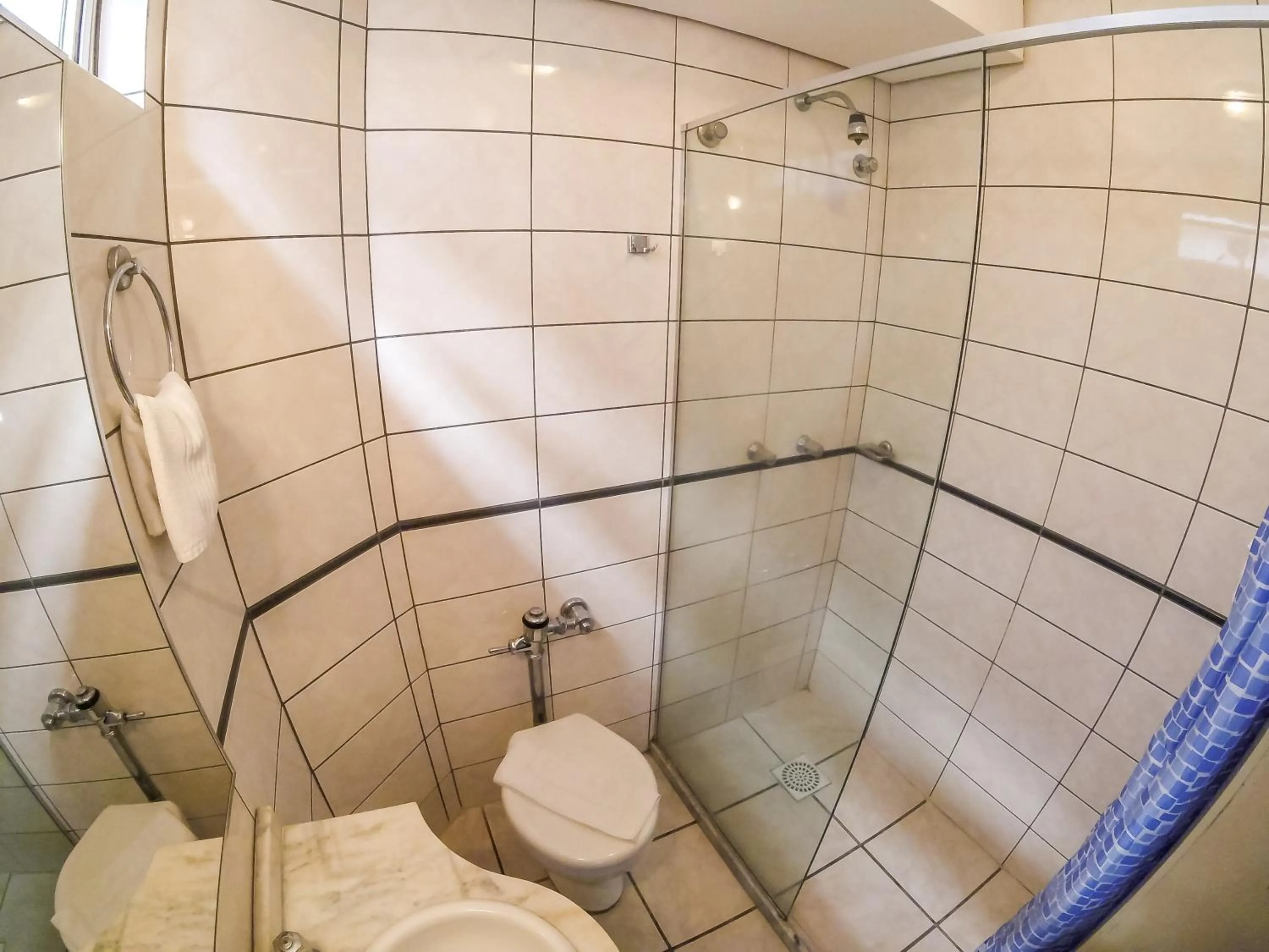 Bathroom in Milão Hotel