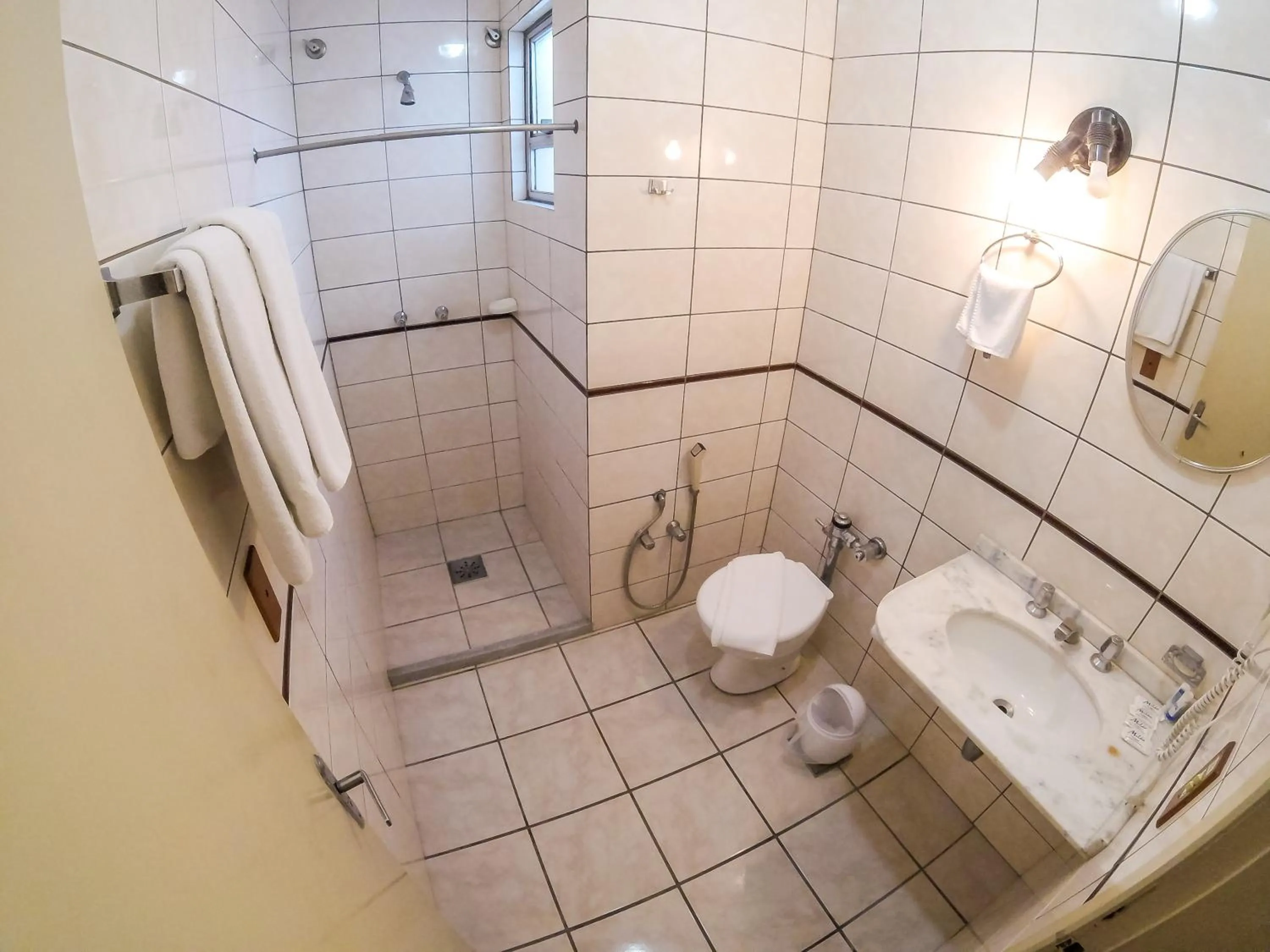 Bathroom in Milão Hotel