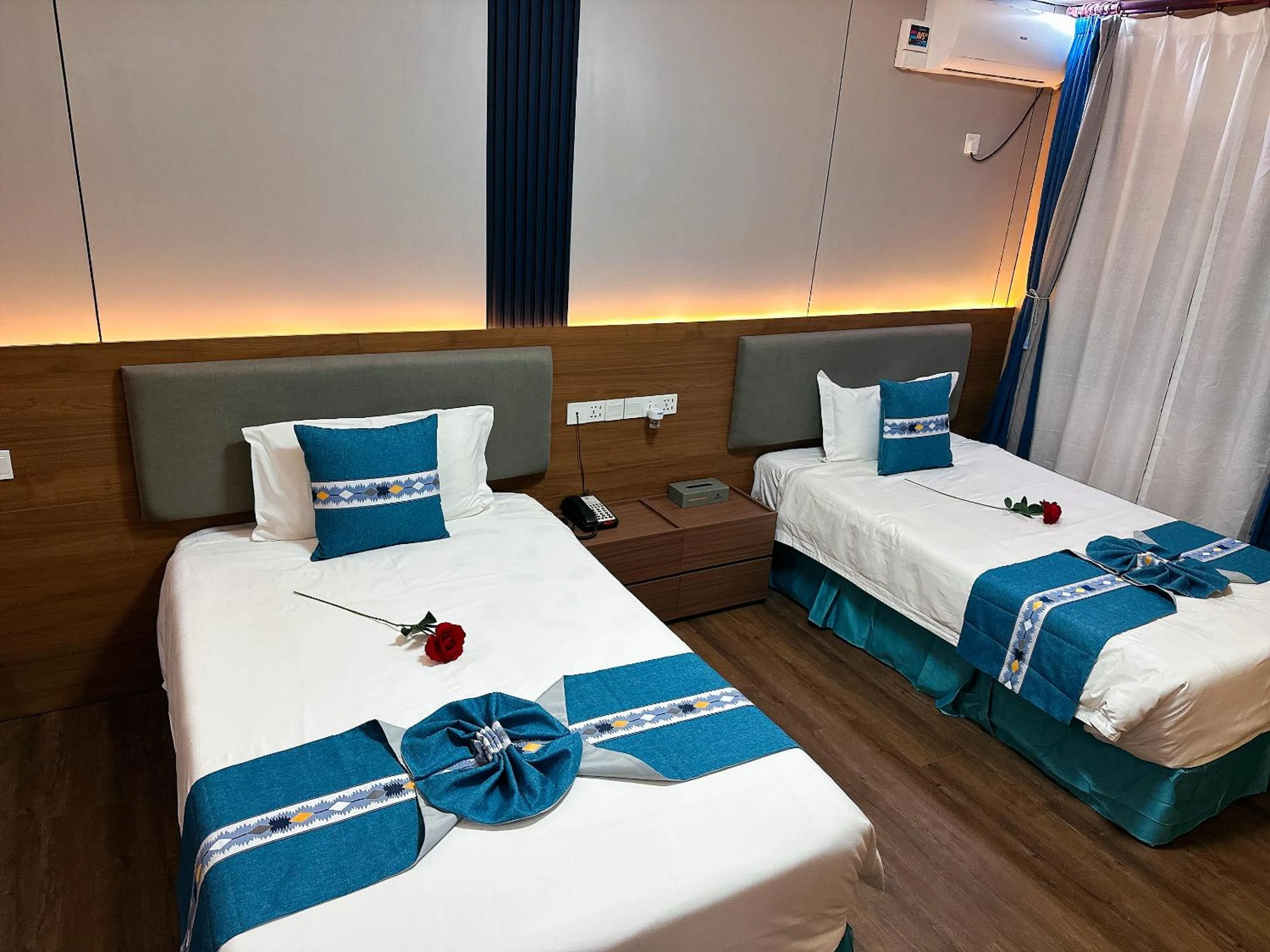 Bed in Nanjing Restaurant & Motel