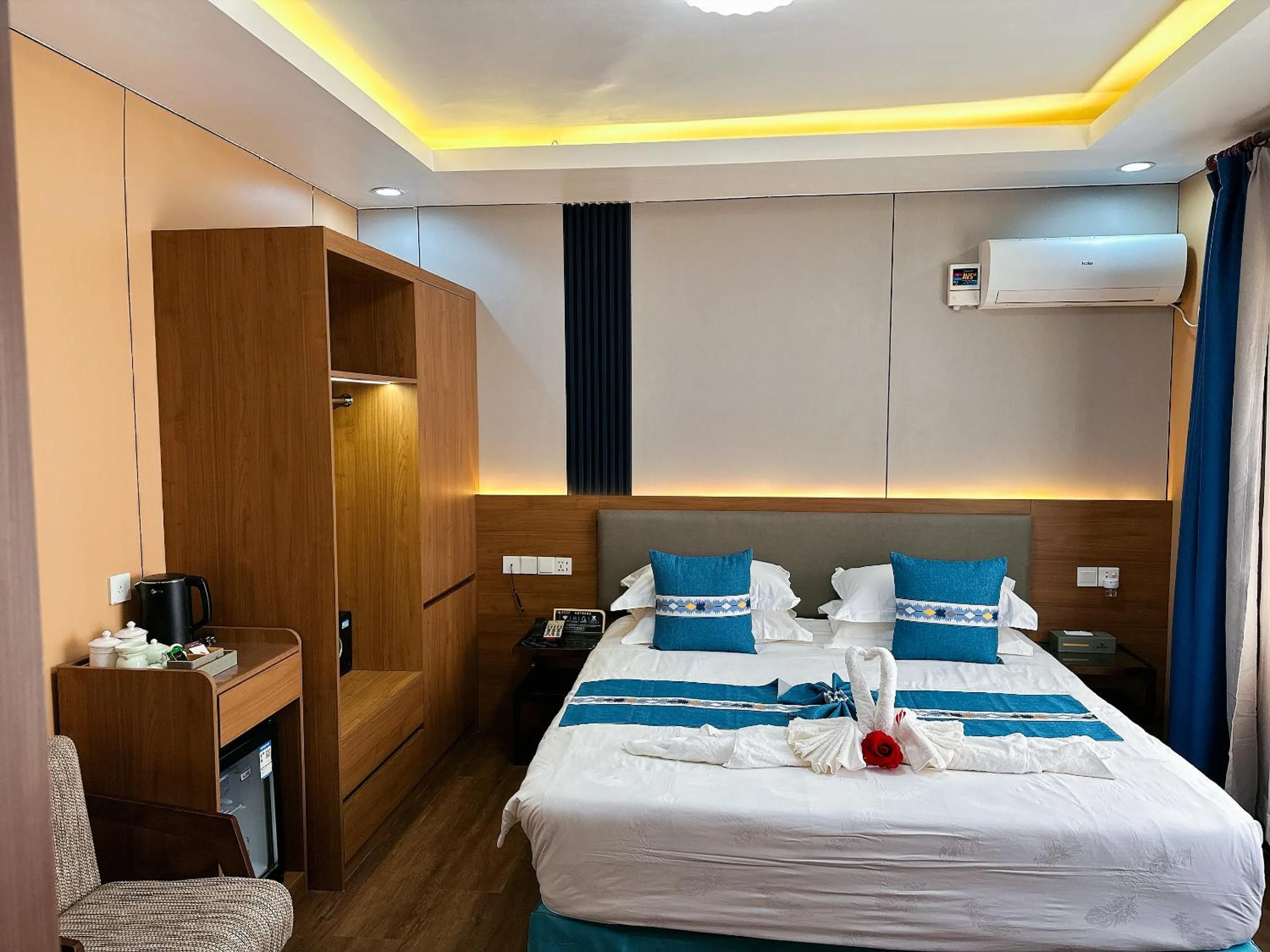 Bed in Nanjing Restaurant & Motel