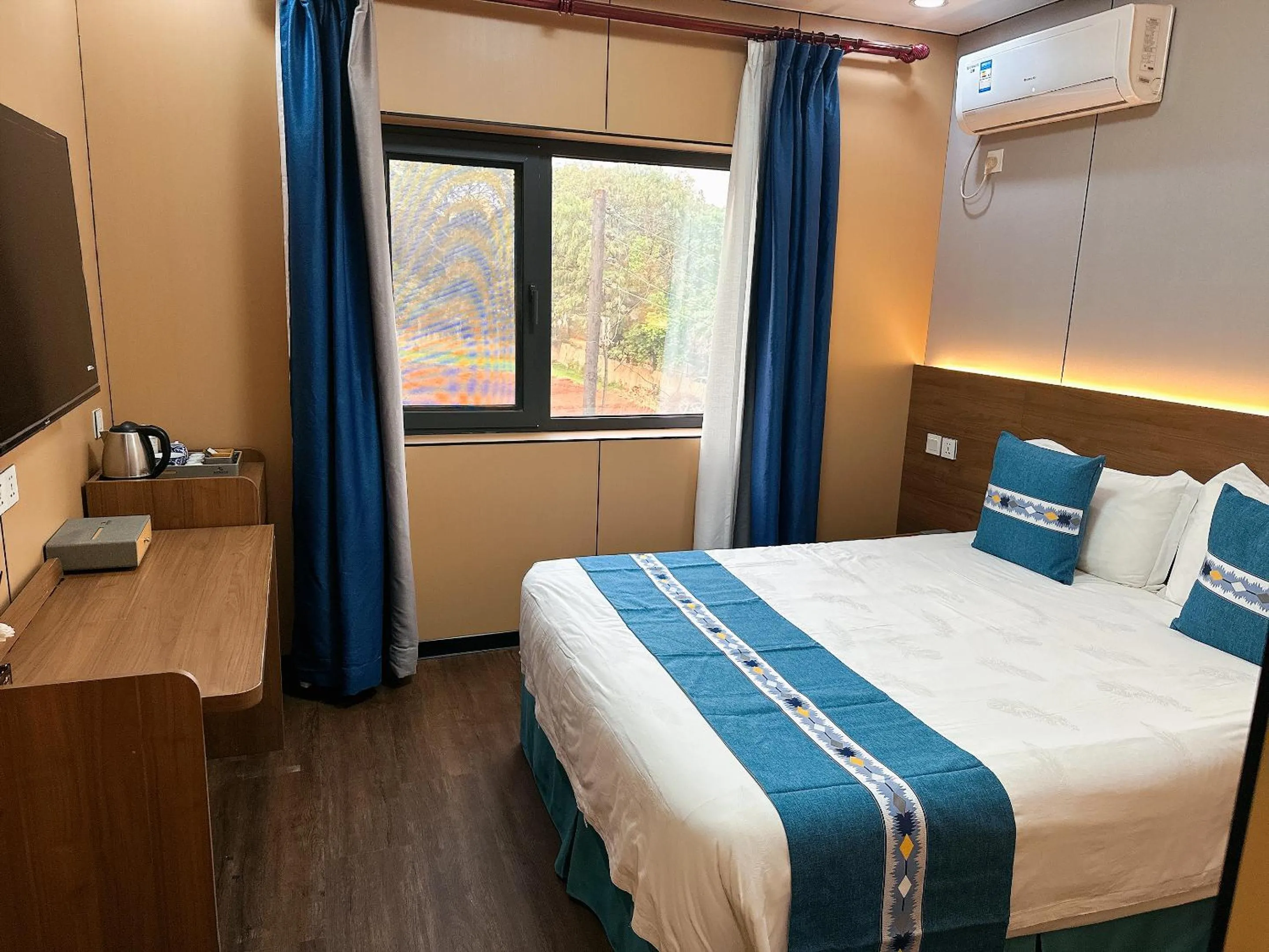 Bed in Nanjing Restaurant & Motel