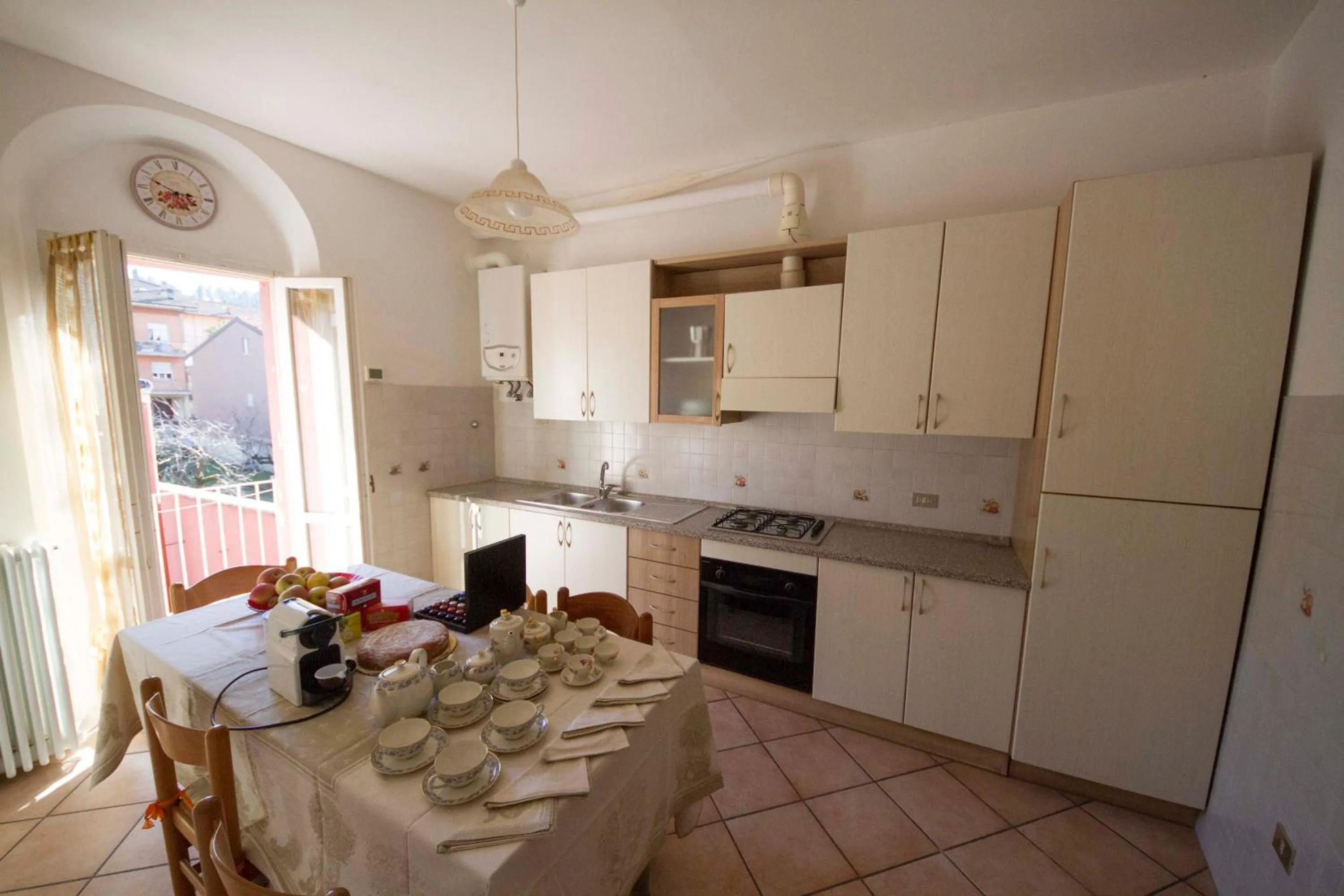 Kitchen or kitchenette in Bed & Breakfast Porta Santi