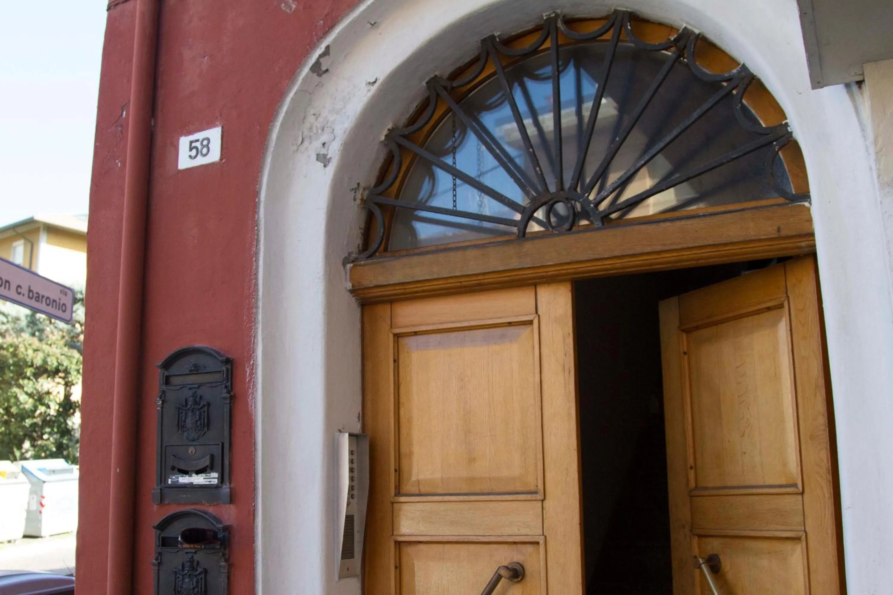 Facade/entrance in Bed & Breakfast Porta Santi