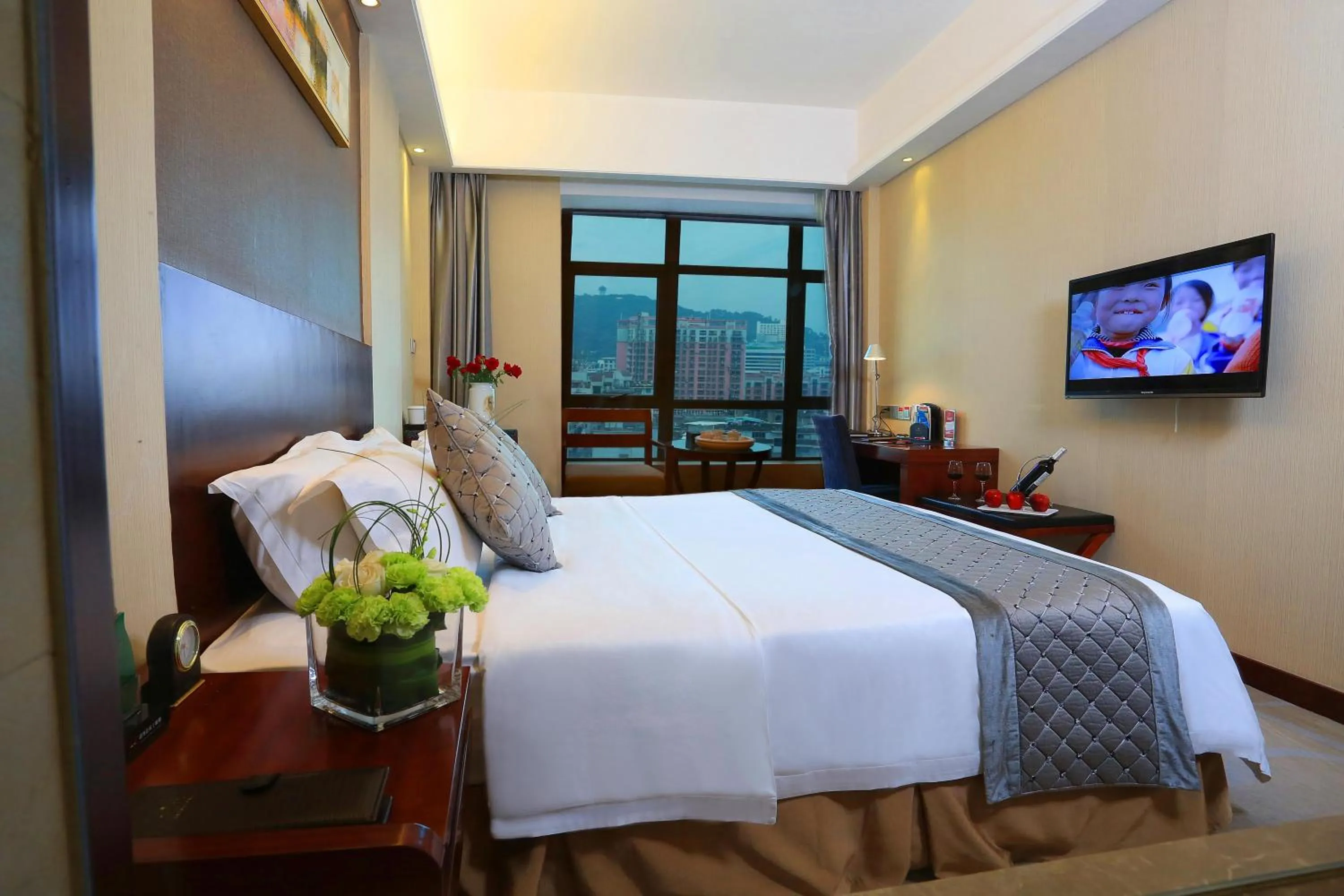 Photo of the whole room in Ramada Longyan