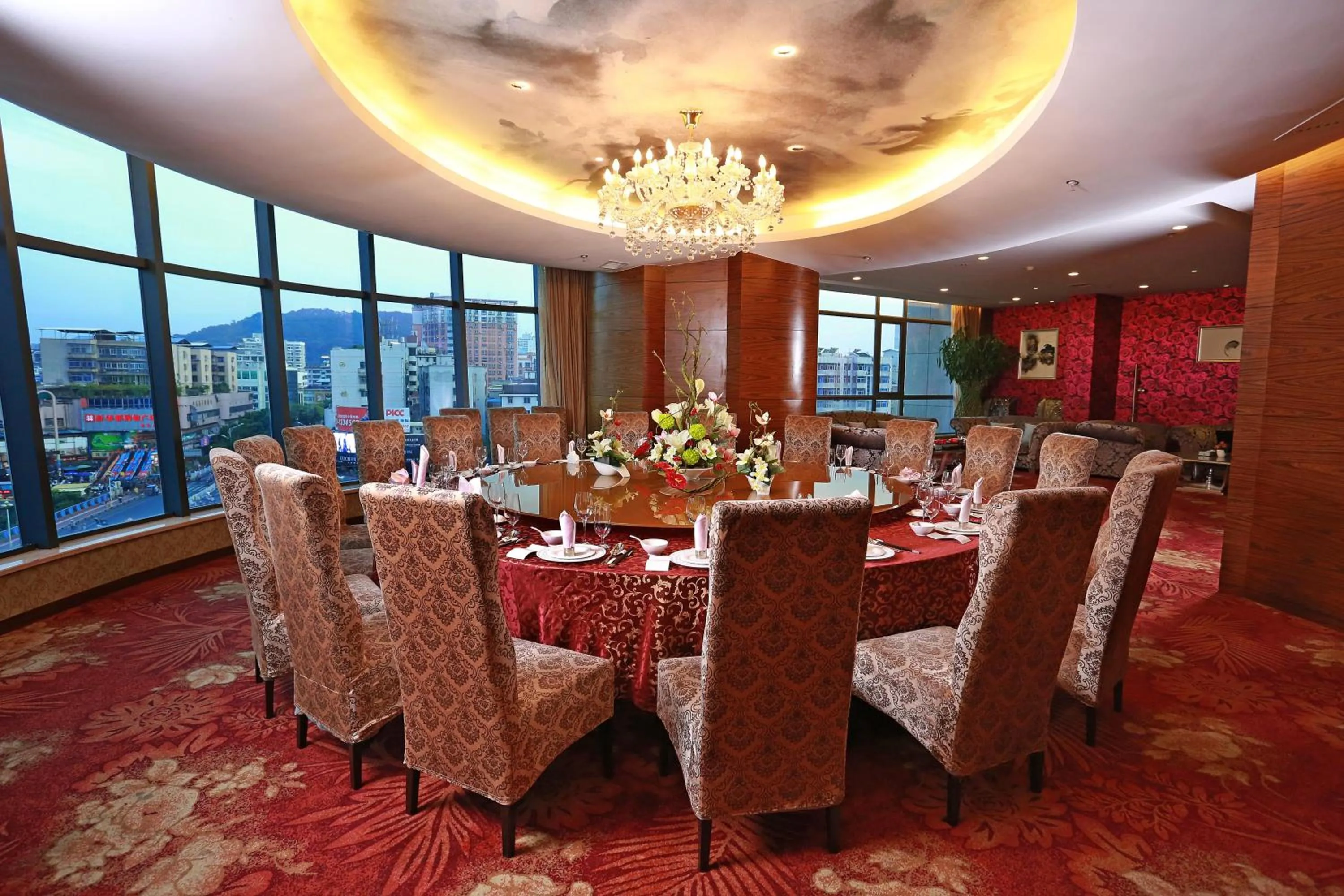 Restaurant/places to eat in Ramada Longyan