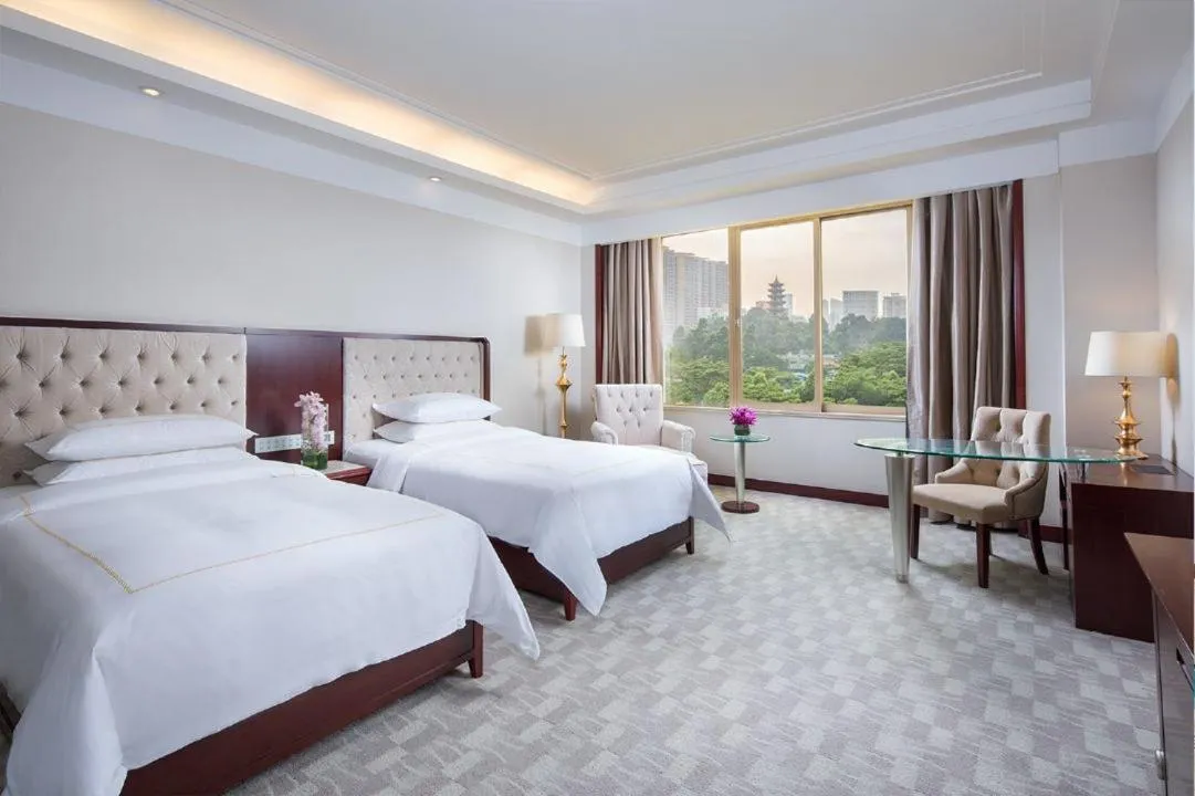 Bed in Ramada Shenzhen Baoan