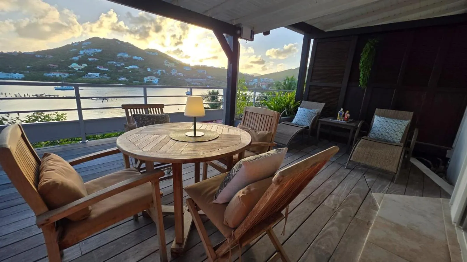 Patio in Les Balcons d'Oyster Pond