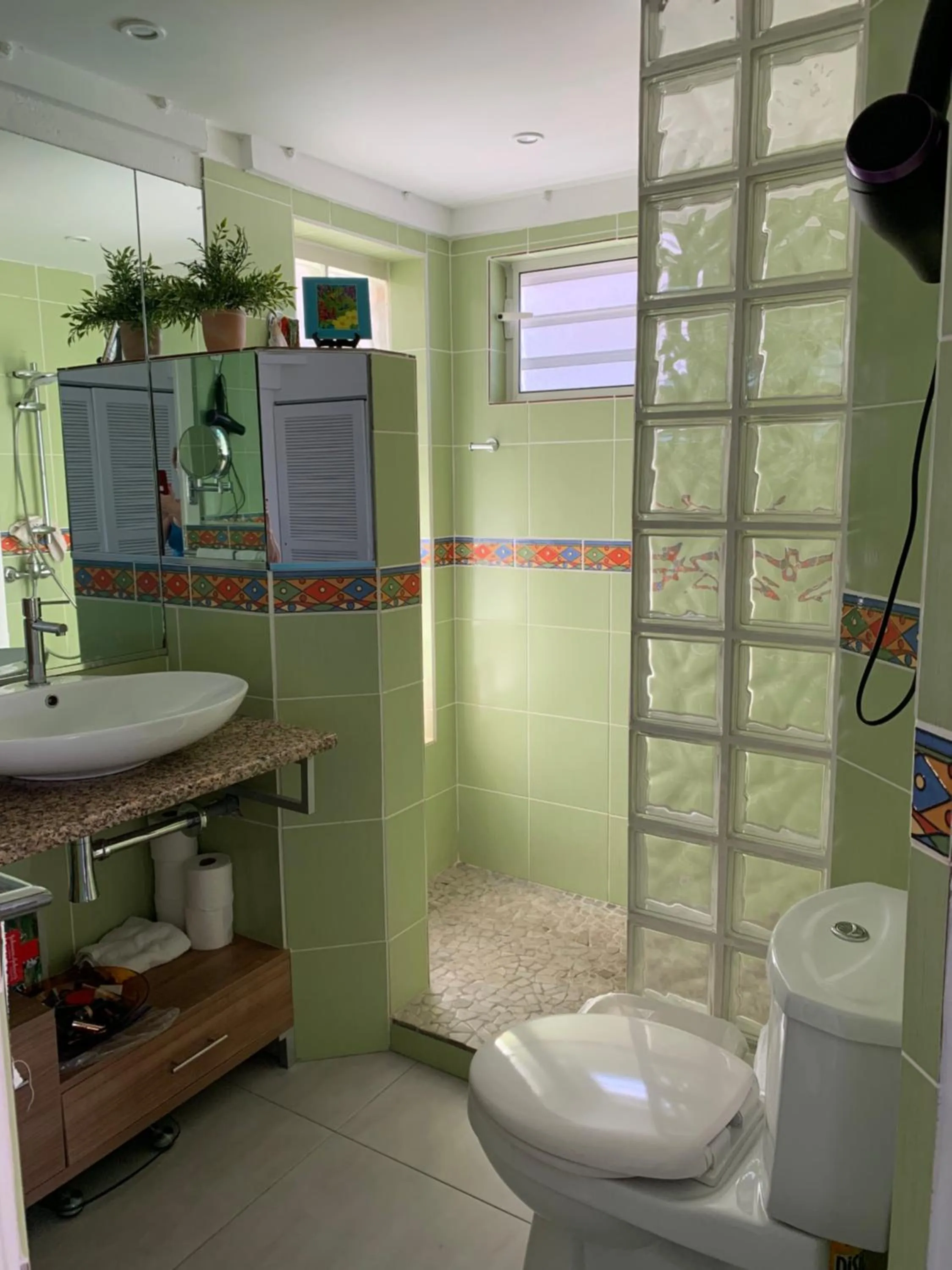 Bathroom in Les Balcons d'Oyster Pond
