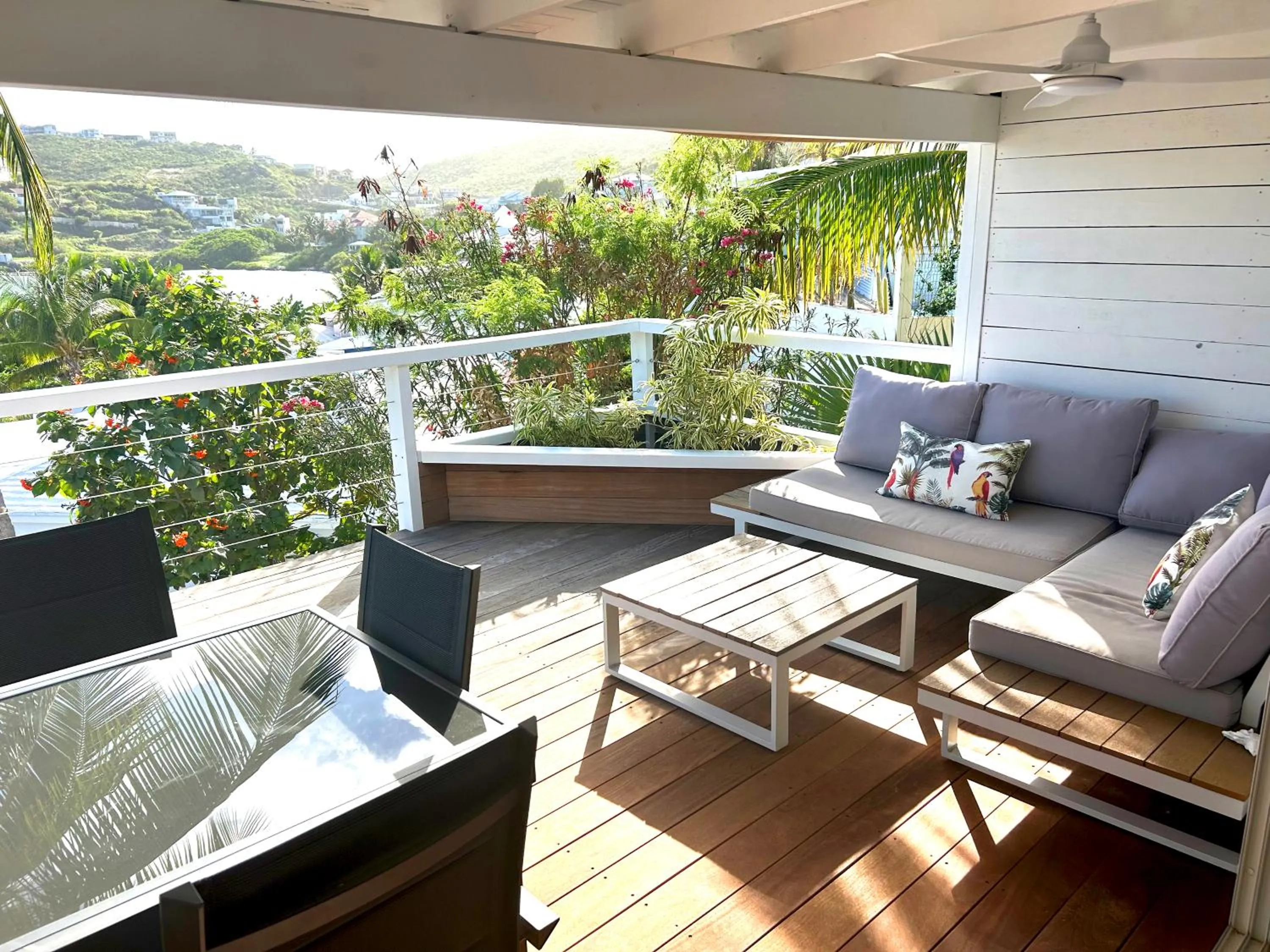 Patio in Les Balcons d'Oyster Pond