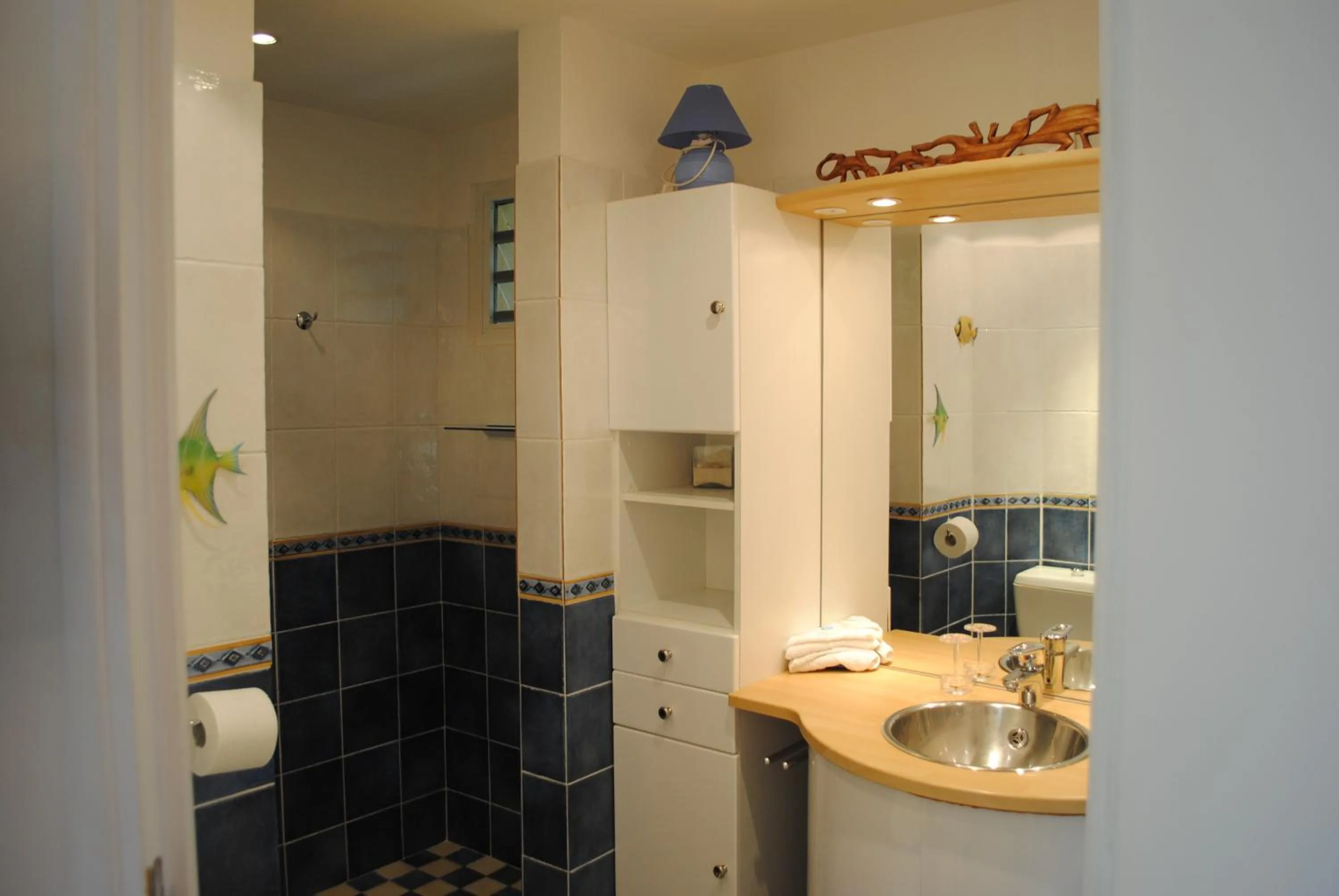 Bathroom in Les Balcons d'Oyster Pond