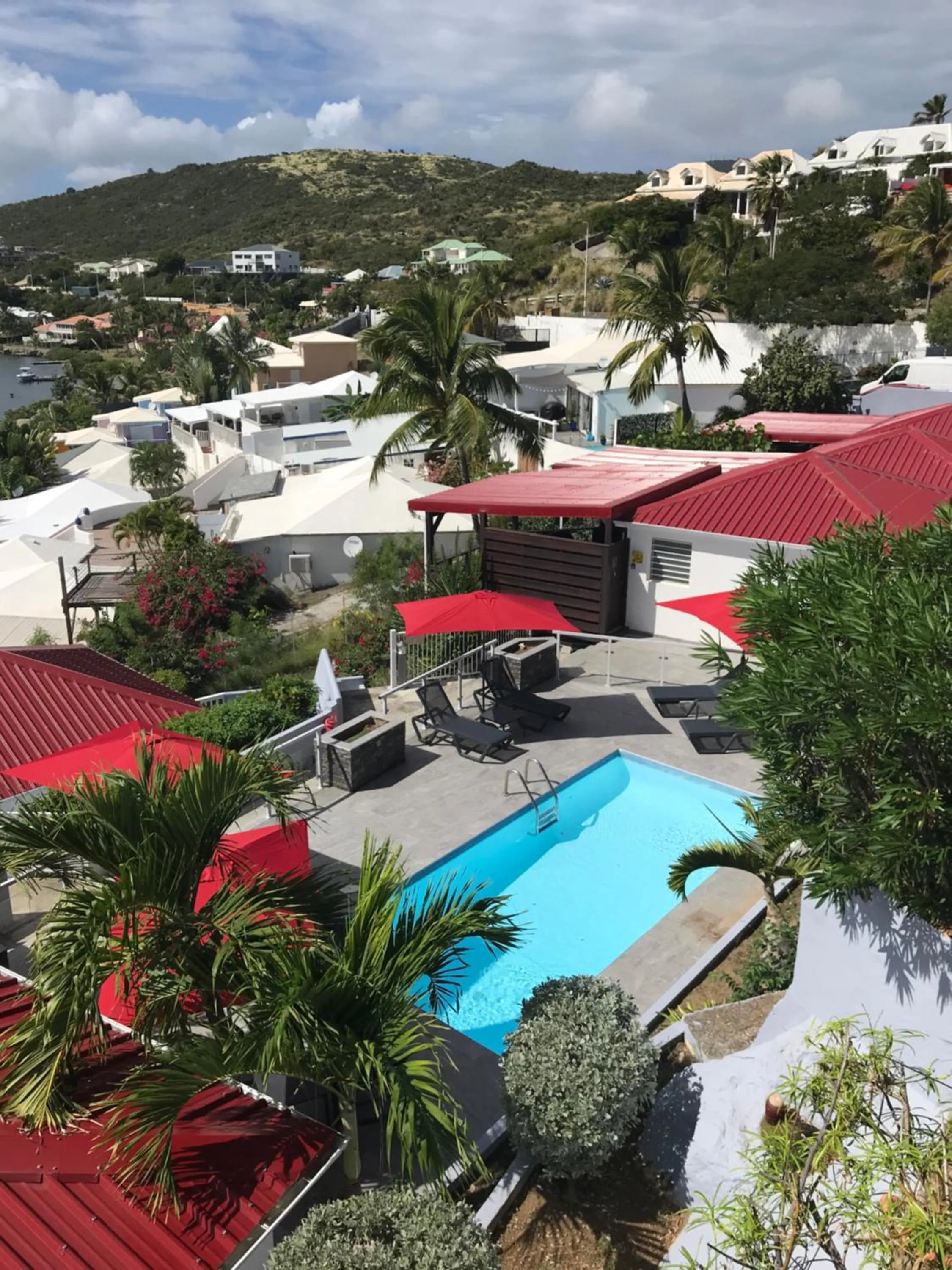 Pool view in Les Balcons d'Oyster Pond