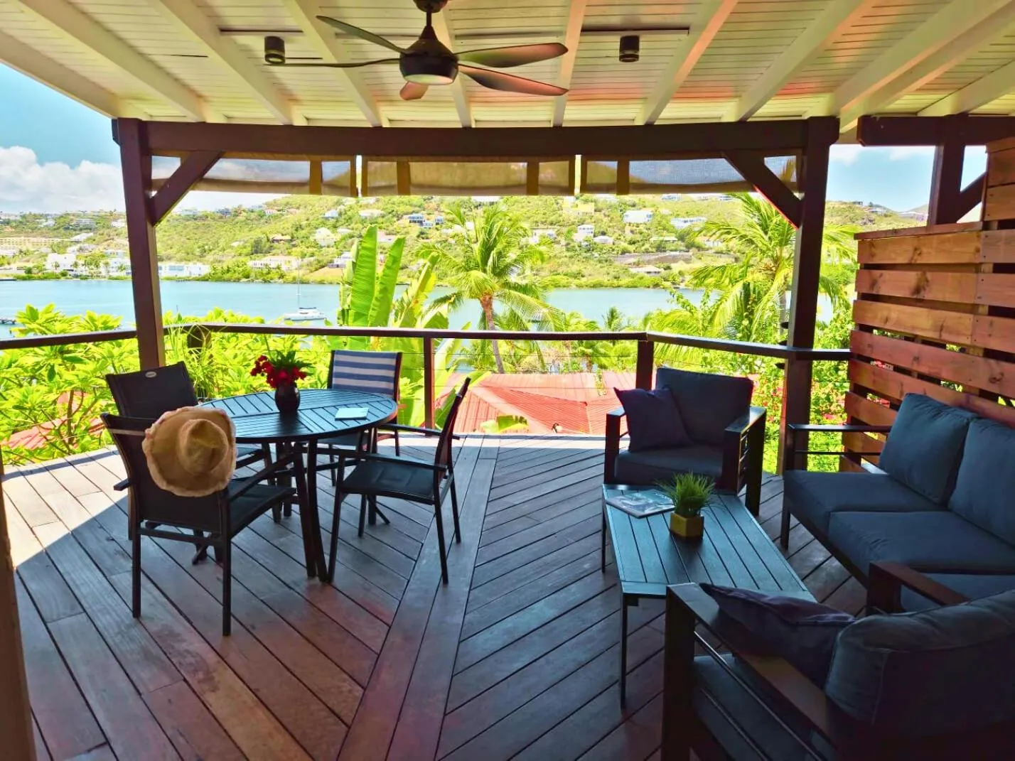 Patio in Les Balcons d'Oyster Pond