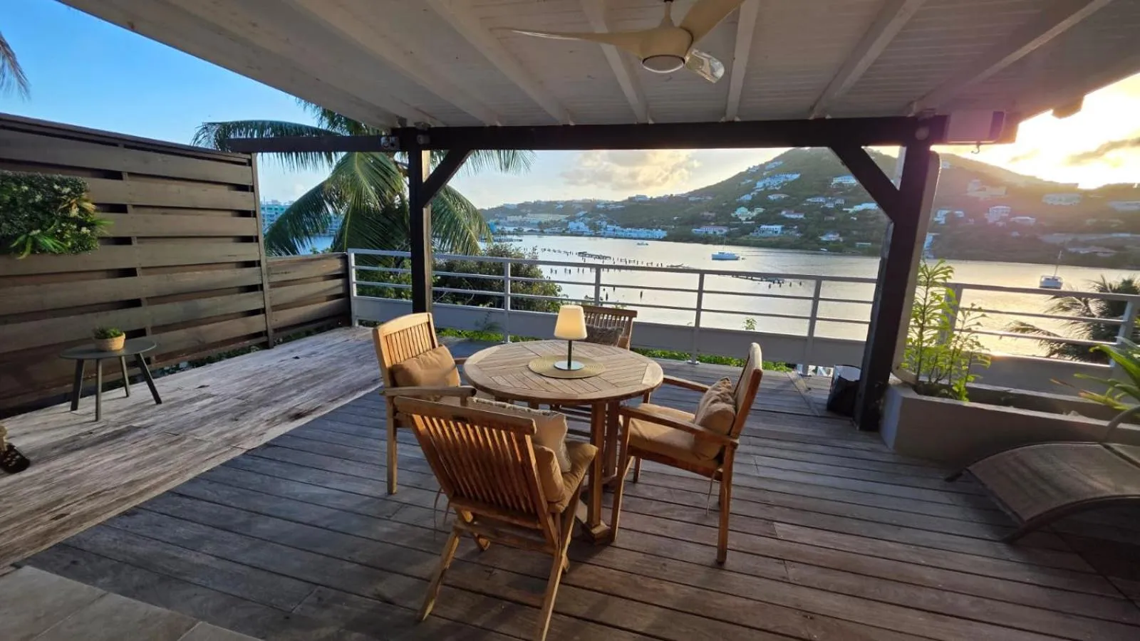 Patio in Les Balcons d'Oyster Pond