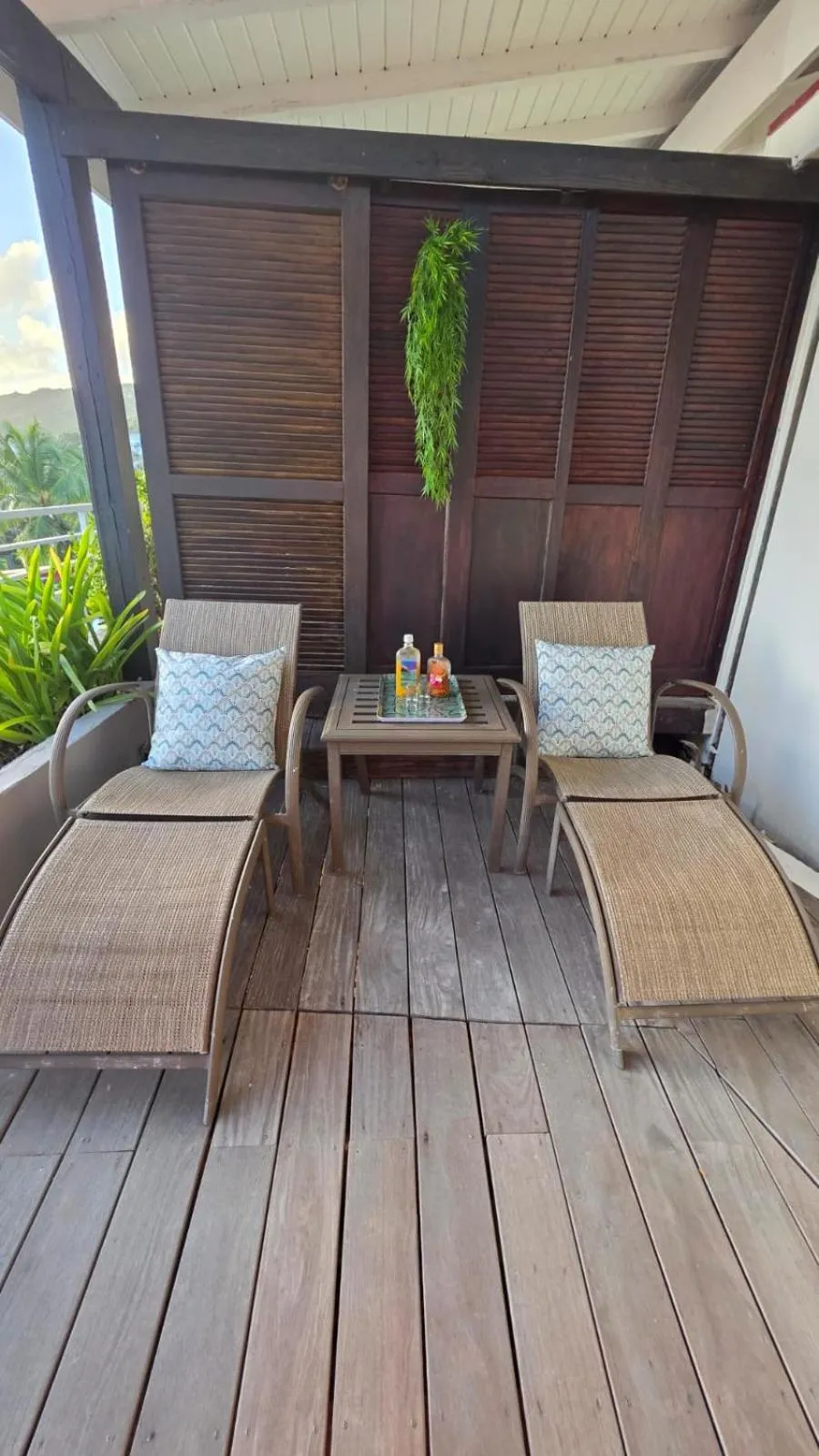 Patio in Les Balcons d'Oyster Pond