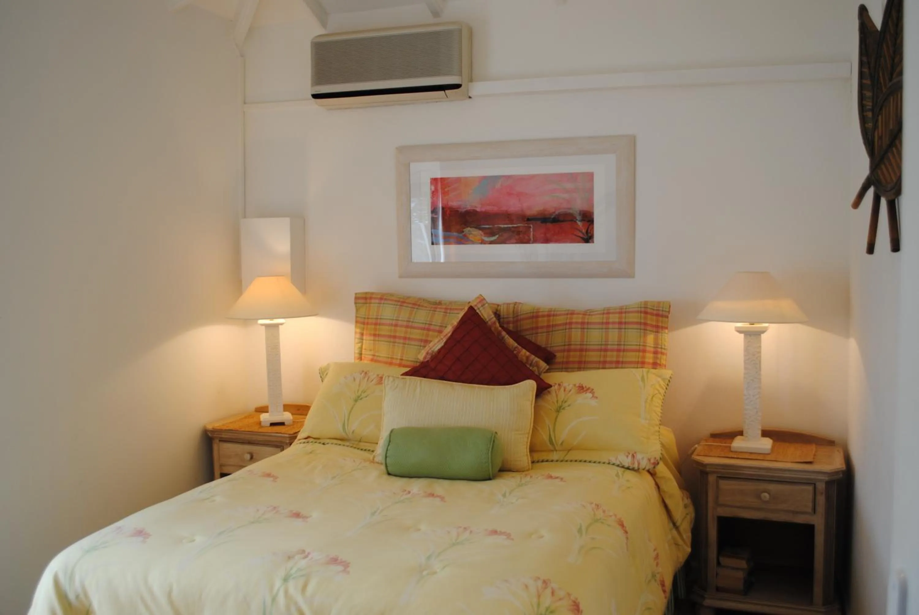 Bed in Les Balcons d'Oyster Pond