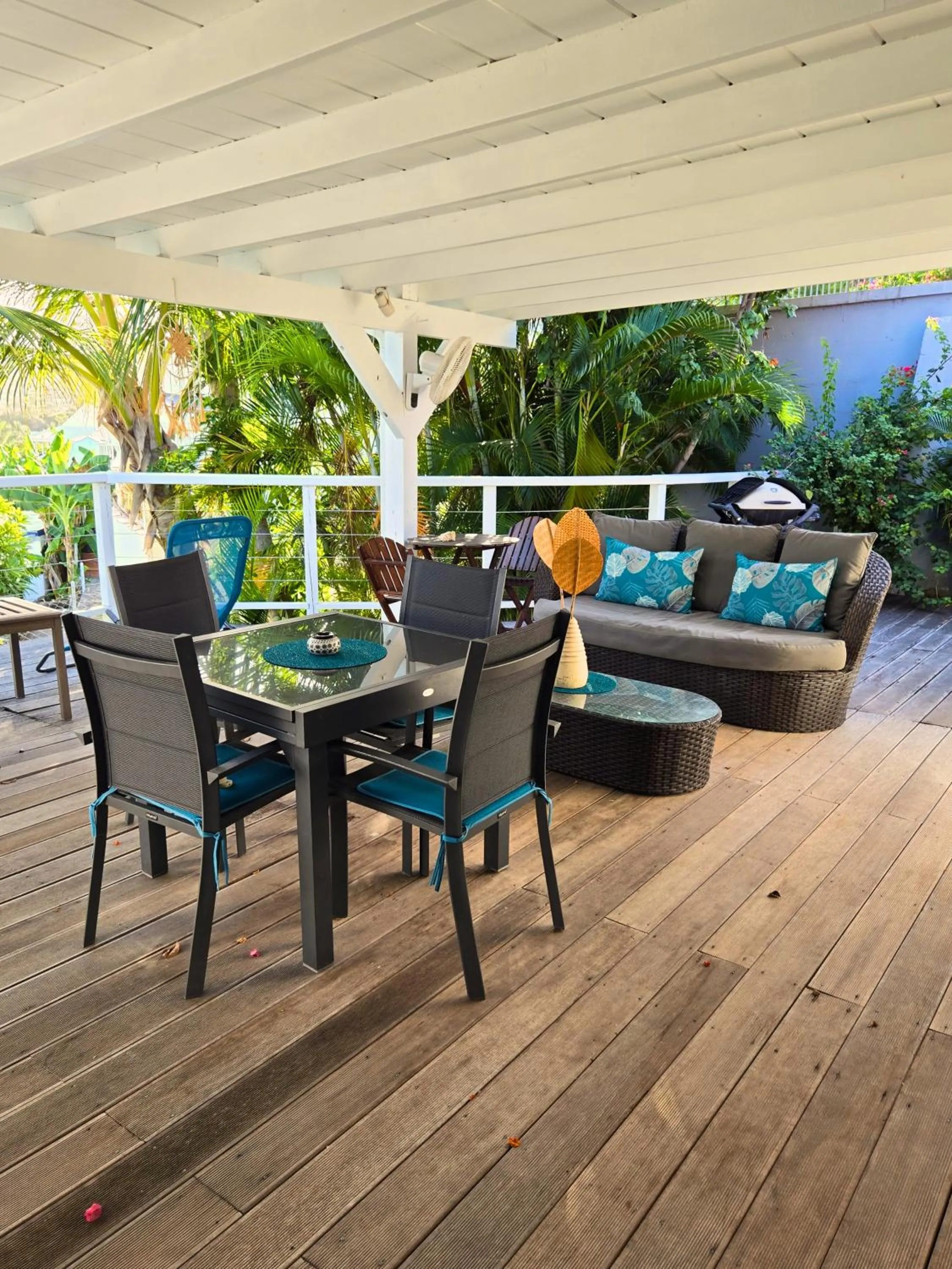 Balcony/Terrace in Les Balcons d'Oyster Pond