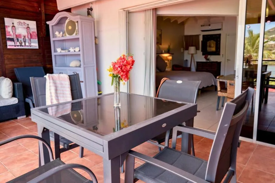 Patio in Les Balcons d'Oyster Pond