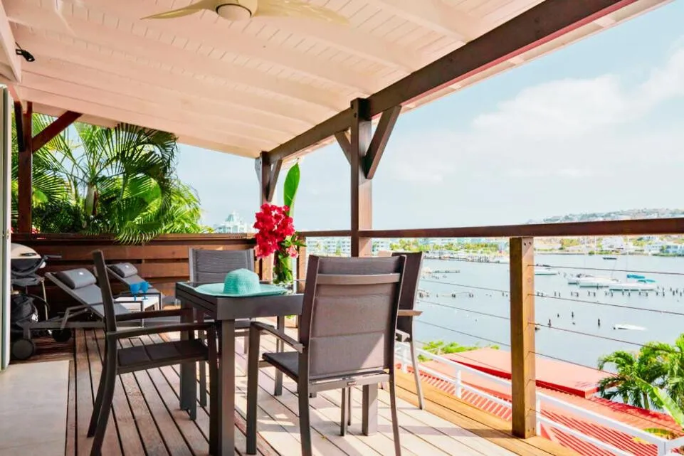 Balcony/Terrace in Les Balcons d'Oyster Pond