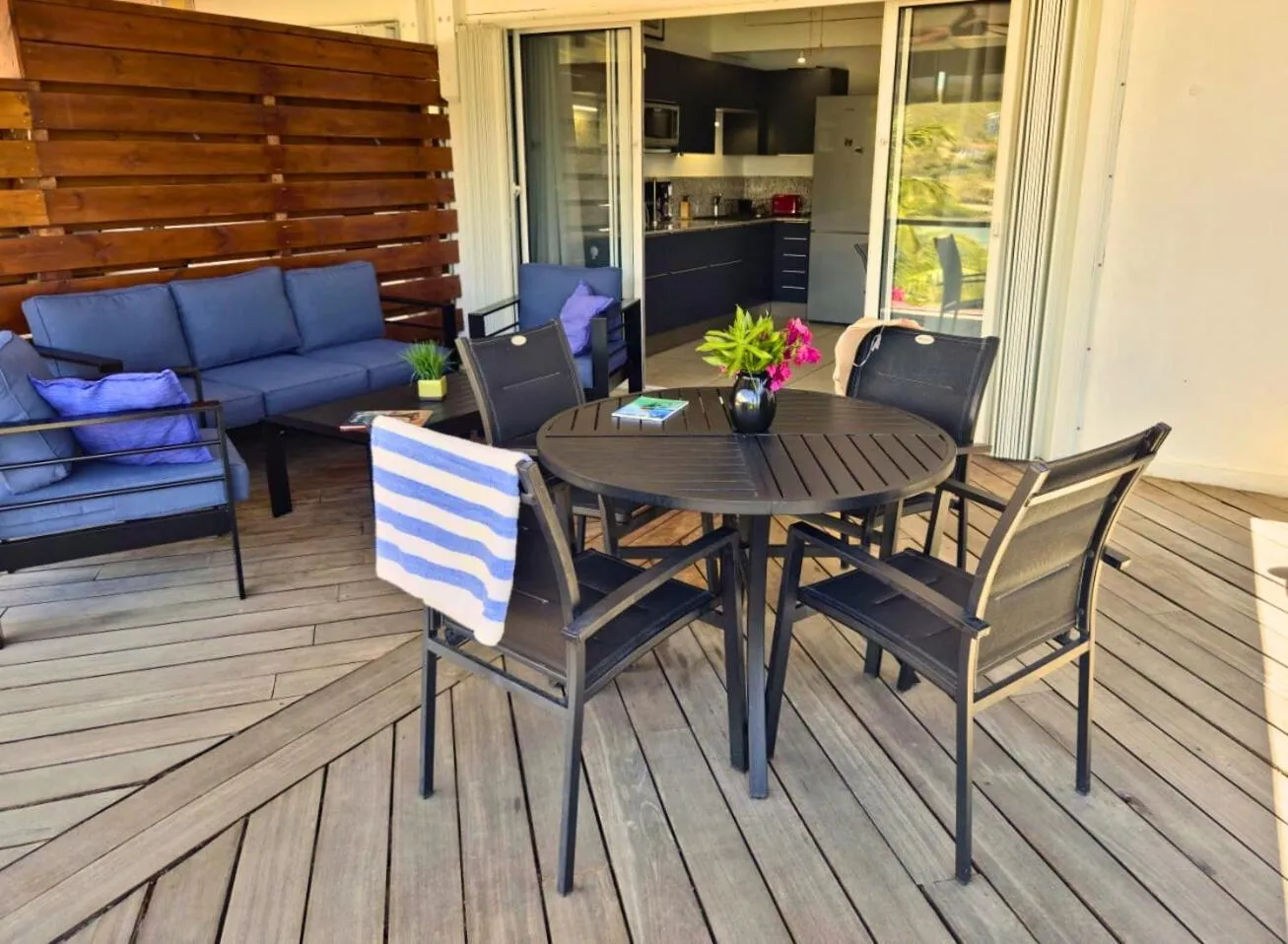 Patio in Les Balcons d'Oyster Pond