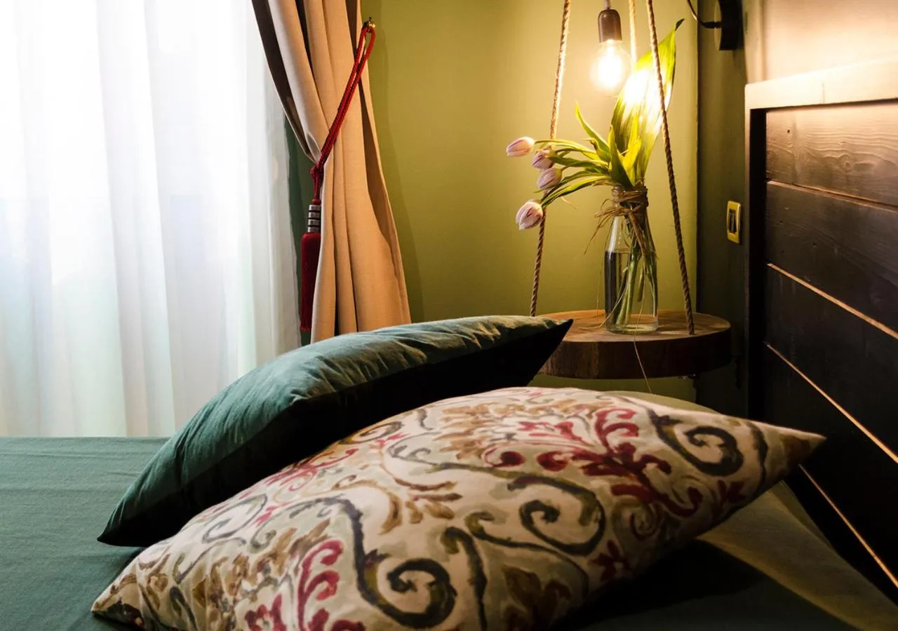 Bedroom, Bed in Eterna Roma