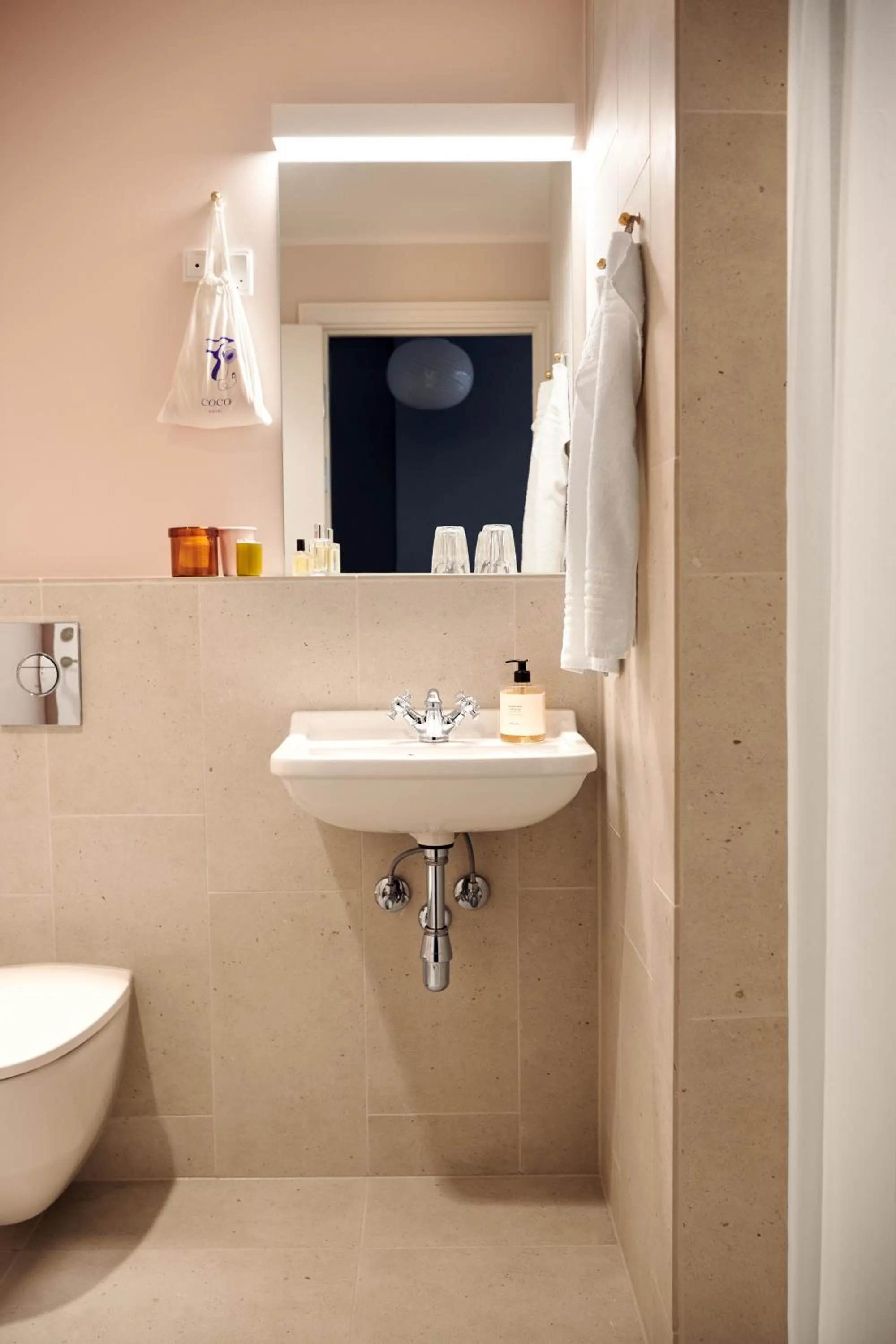 Toilet in Coco Hotel