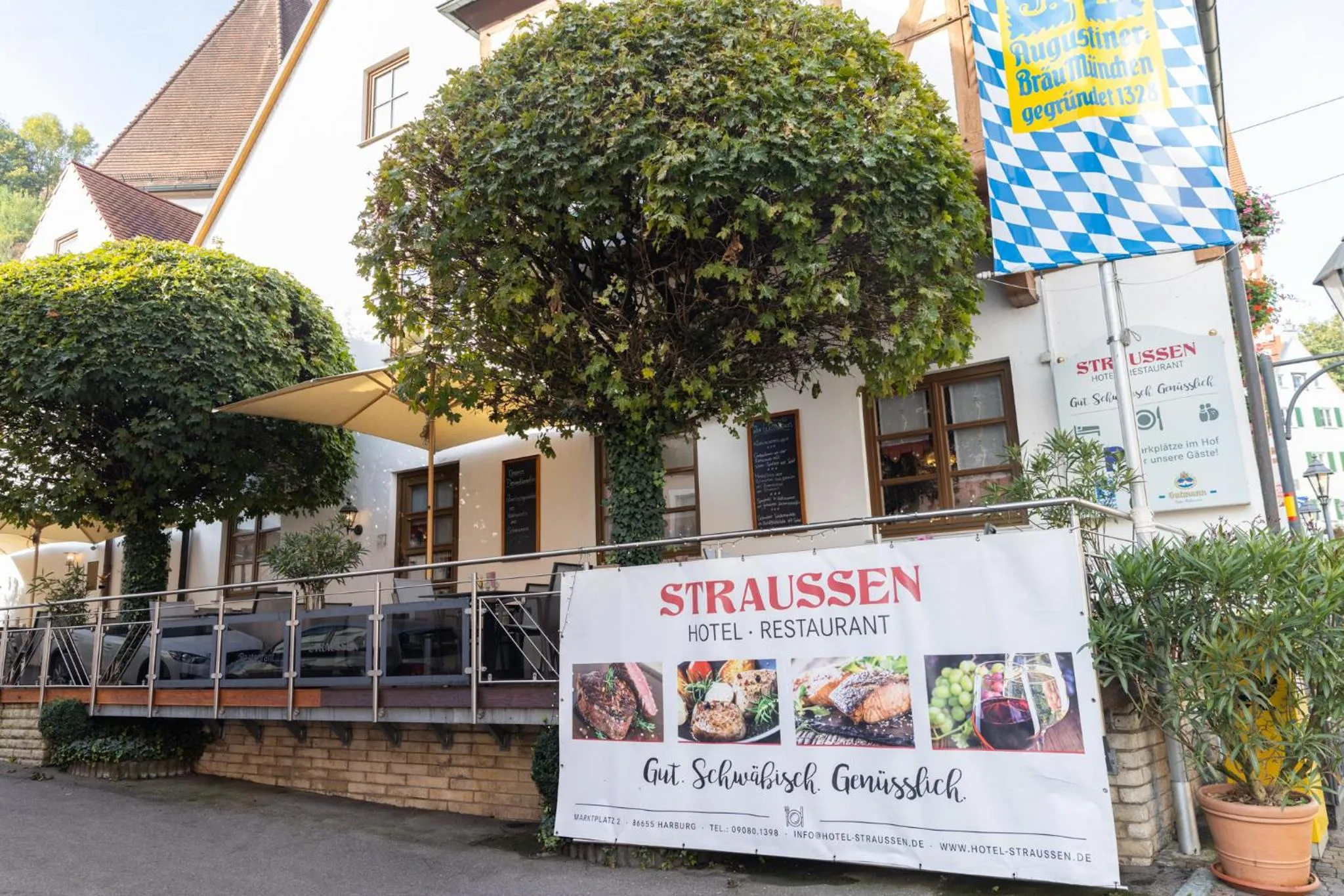 Property building in Hotel-Restaurant Straussen