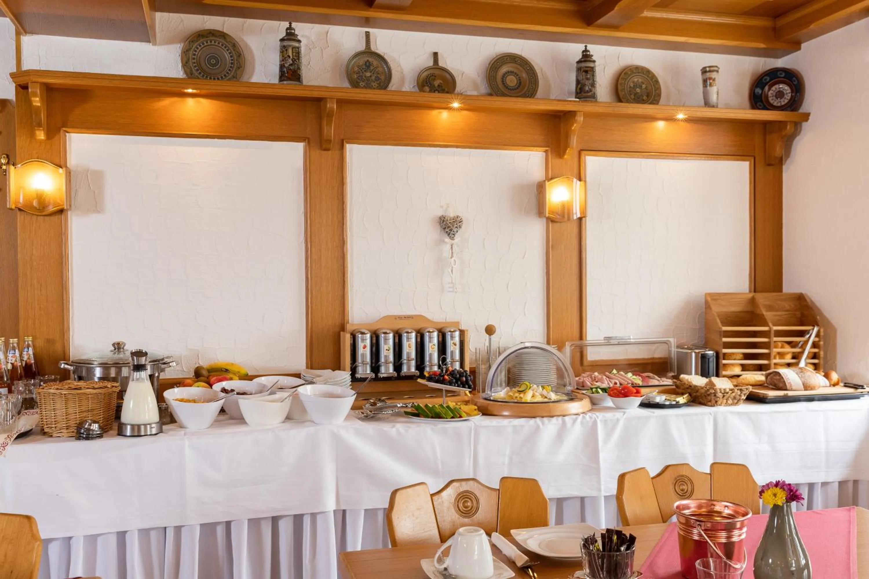 Breakfast in Hotel-Restaurant Straussen