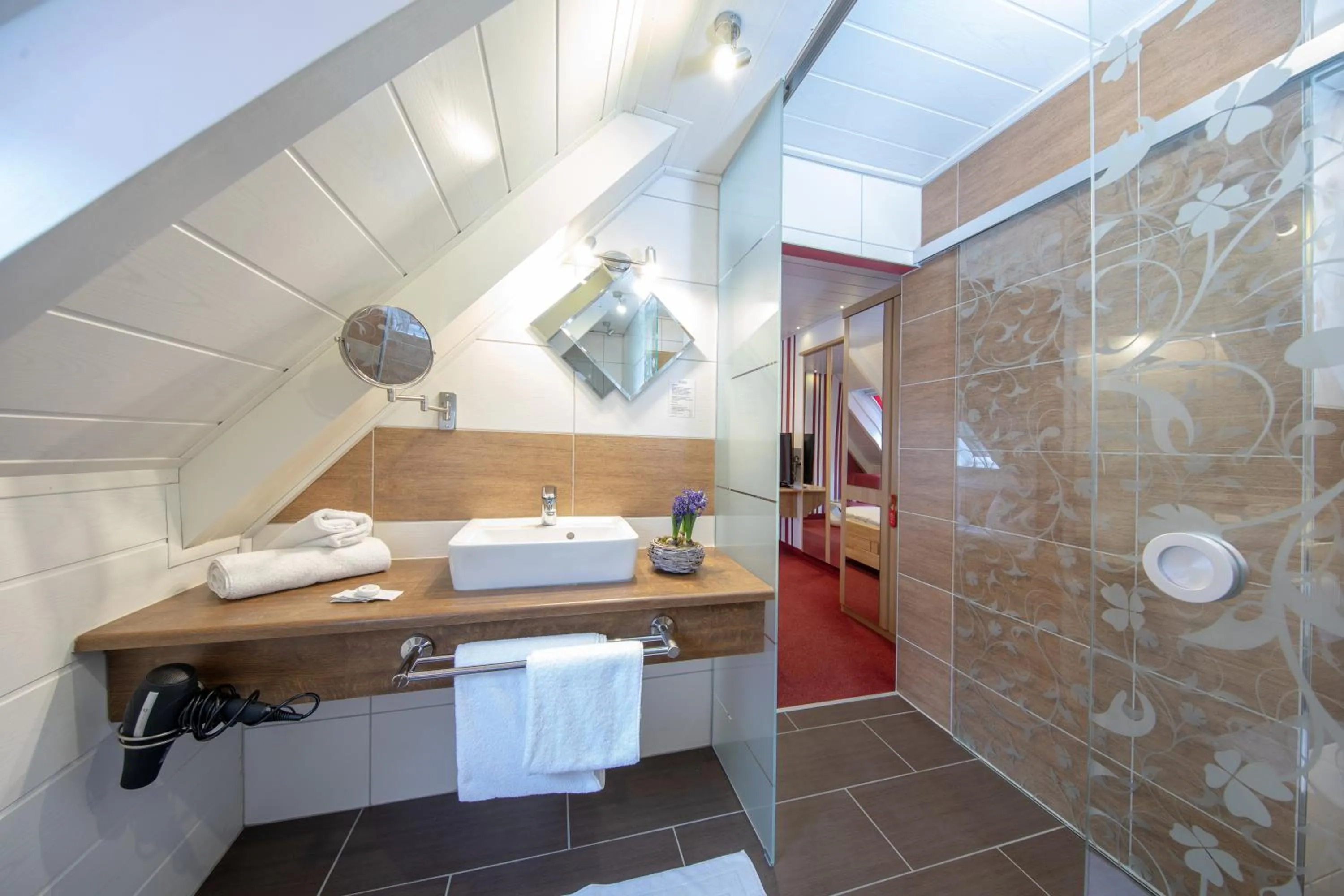 Toilet in Hotel-Restaurant Straussen