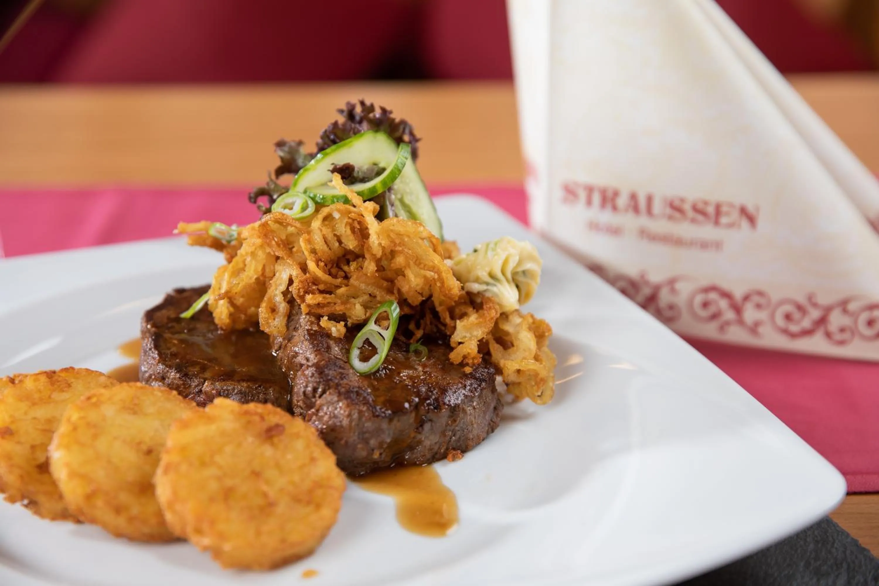 Food and drinks in Hotel-Restaurant Straussen