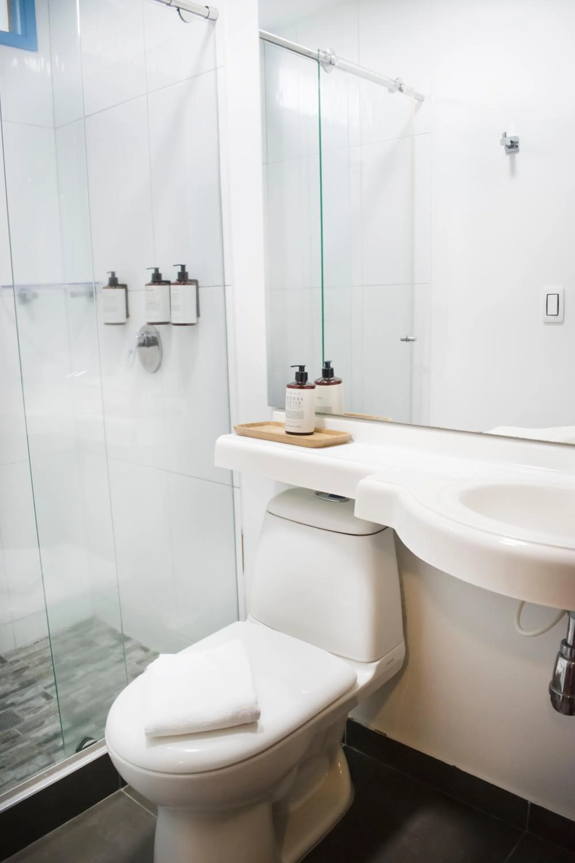 Shower in Hotel Hacienda Santa Clara