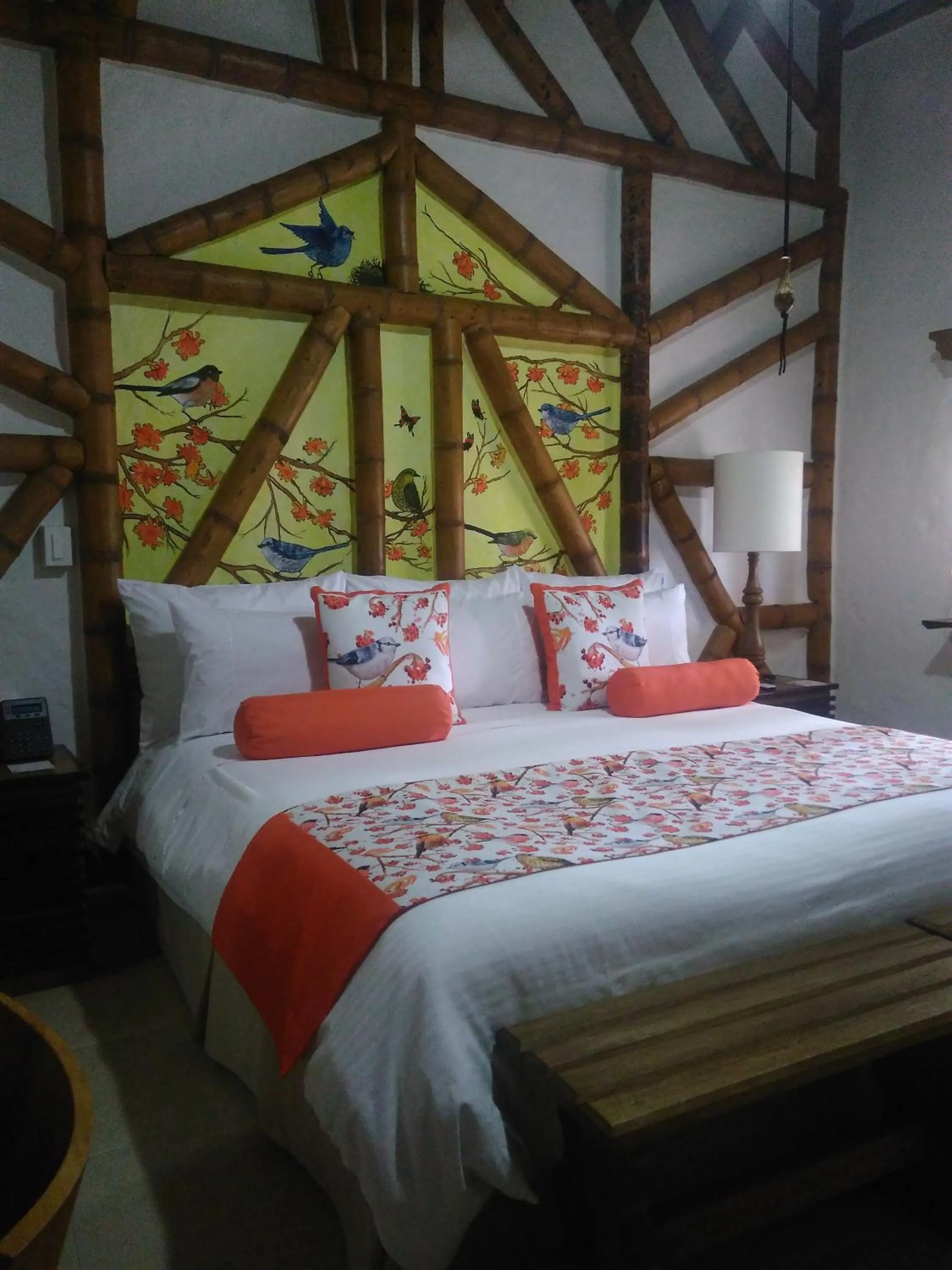 Photo of the whole room, Bed in Hotel Casa San Carlos Lodge Pereira