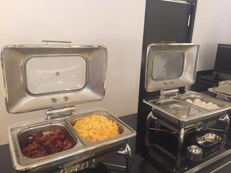 Buffet breakfast in Novina Sleep Inn Herzogenaurach