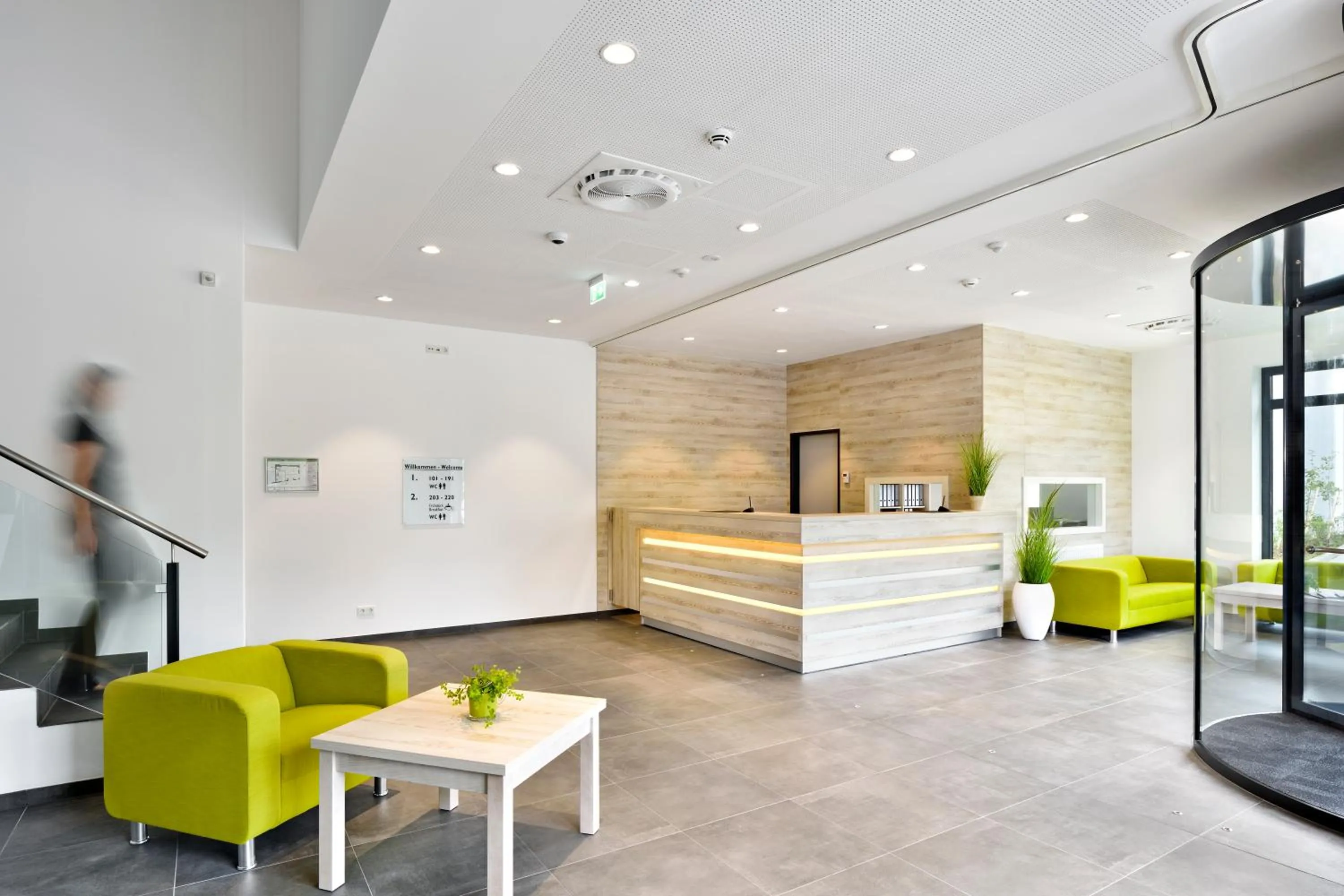 Lobby or reception in Novina Sleep Inn Herzogenaurach