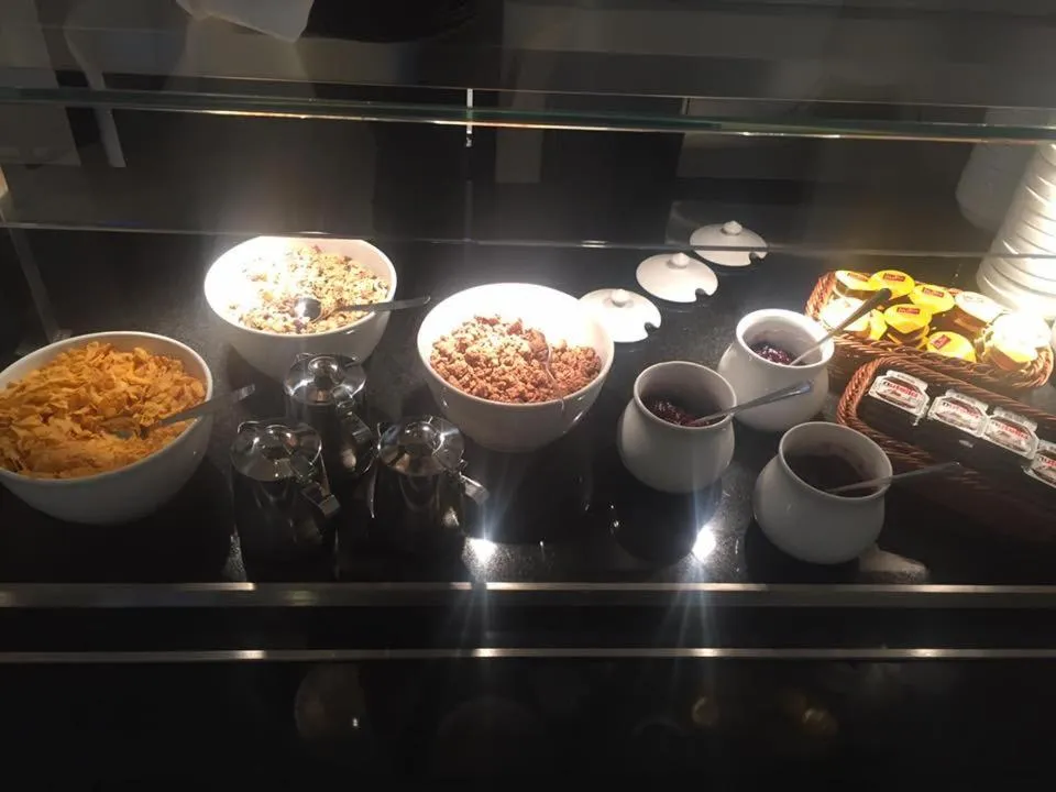 Buffet breakfast in Novina Sleep Inn Herzogenaurach