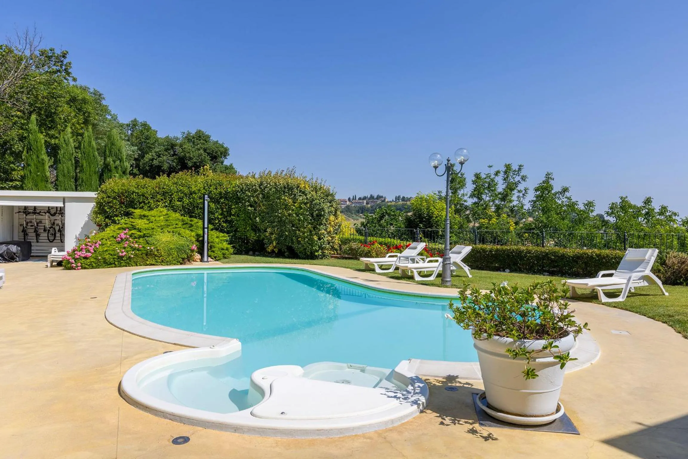 Swimming pool in Villa La Quiete