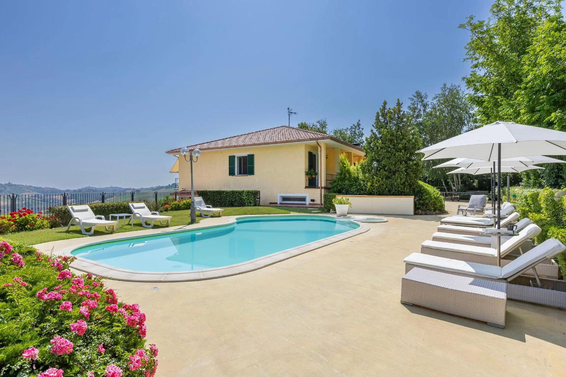 Swimming pool in Villa La Quiete