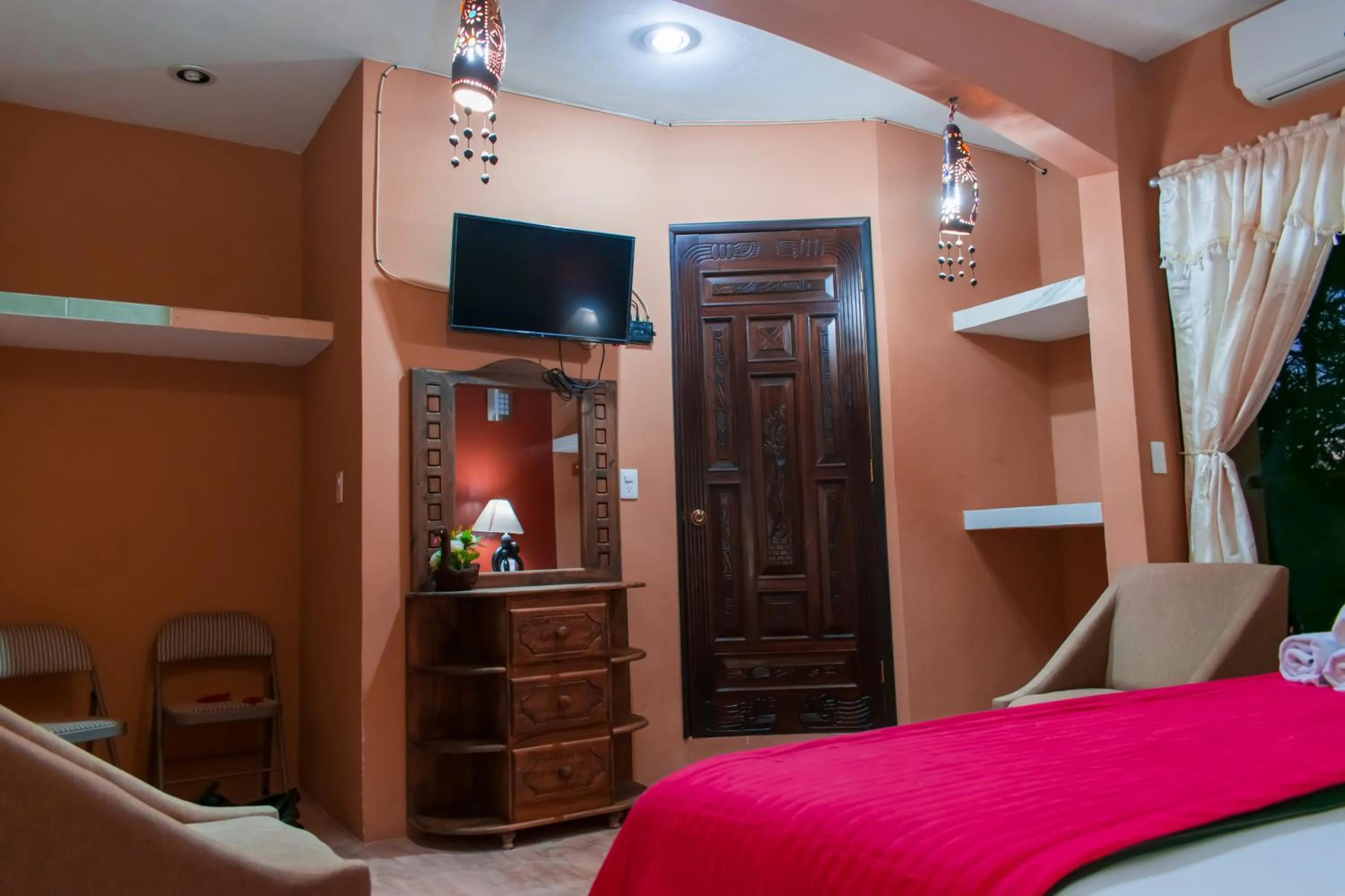 TV and multimedia, Bed in Hotel Mayahau Coba