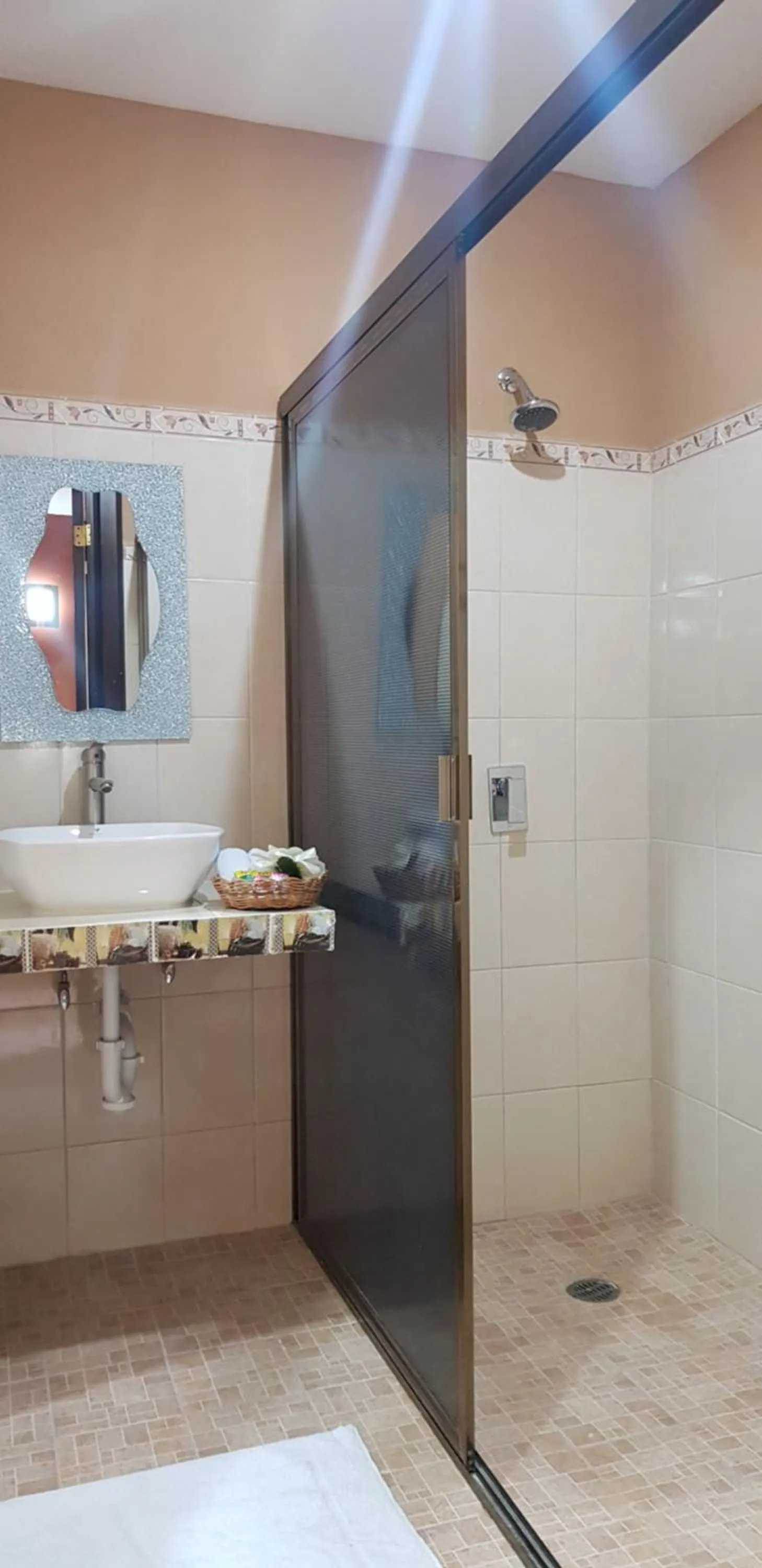 Shower in Hotel Mayahau Coba