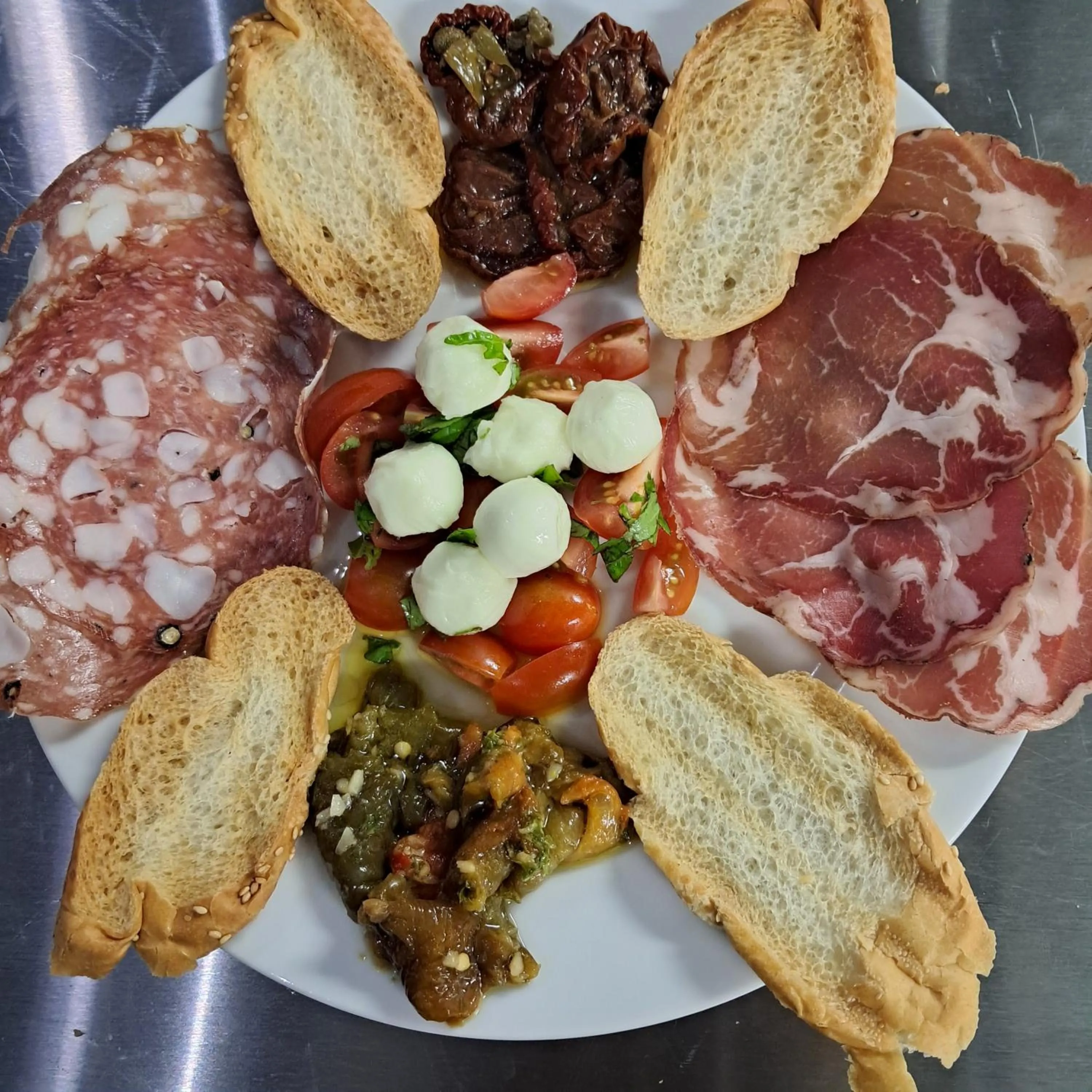 Restaurant/places to eat in Dolce Uvita