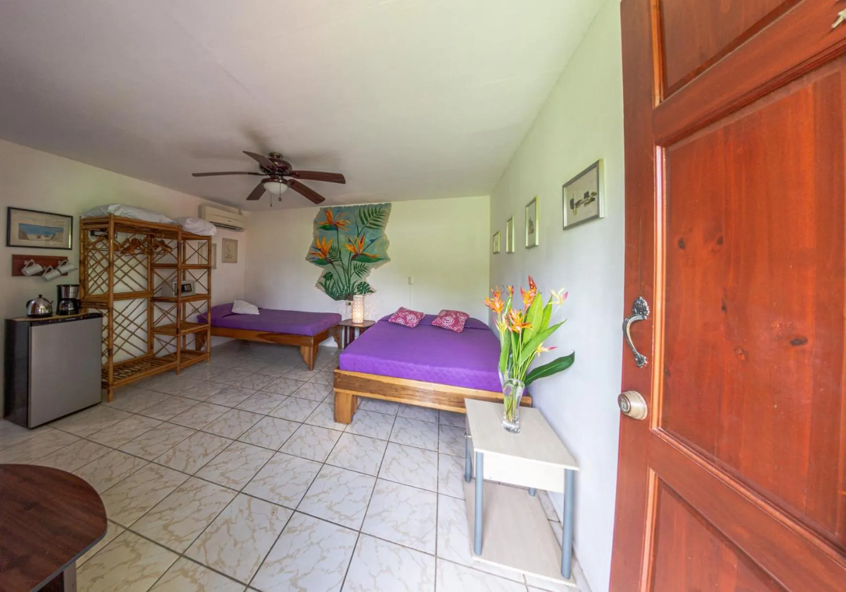 Photo of the whole room in Dolce Uvita