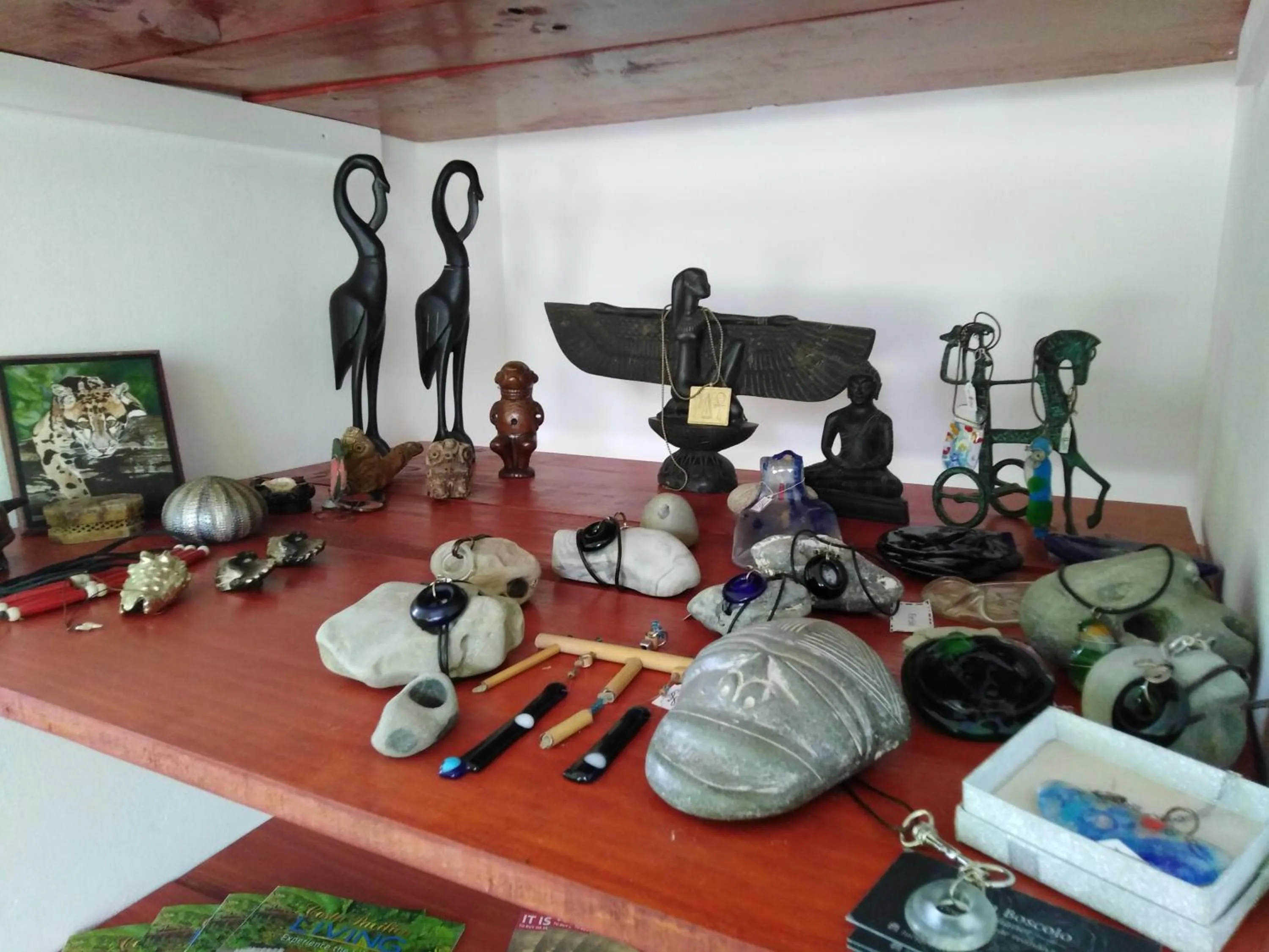 On-site shops in Dolce Uvita