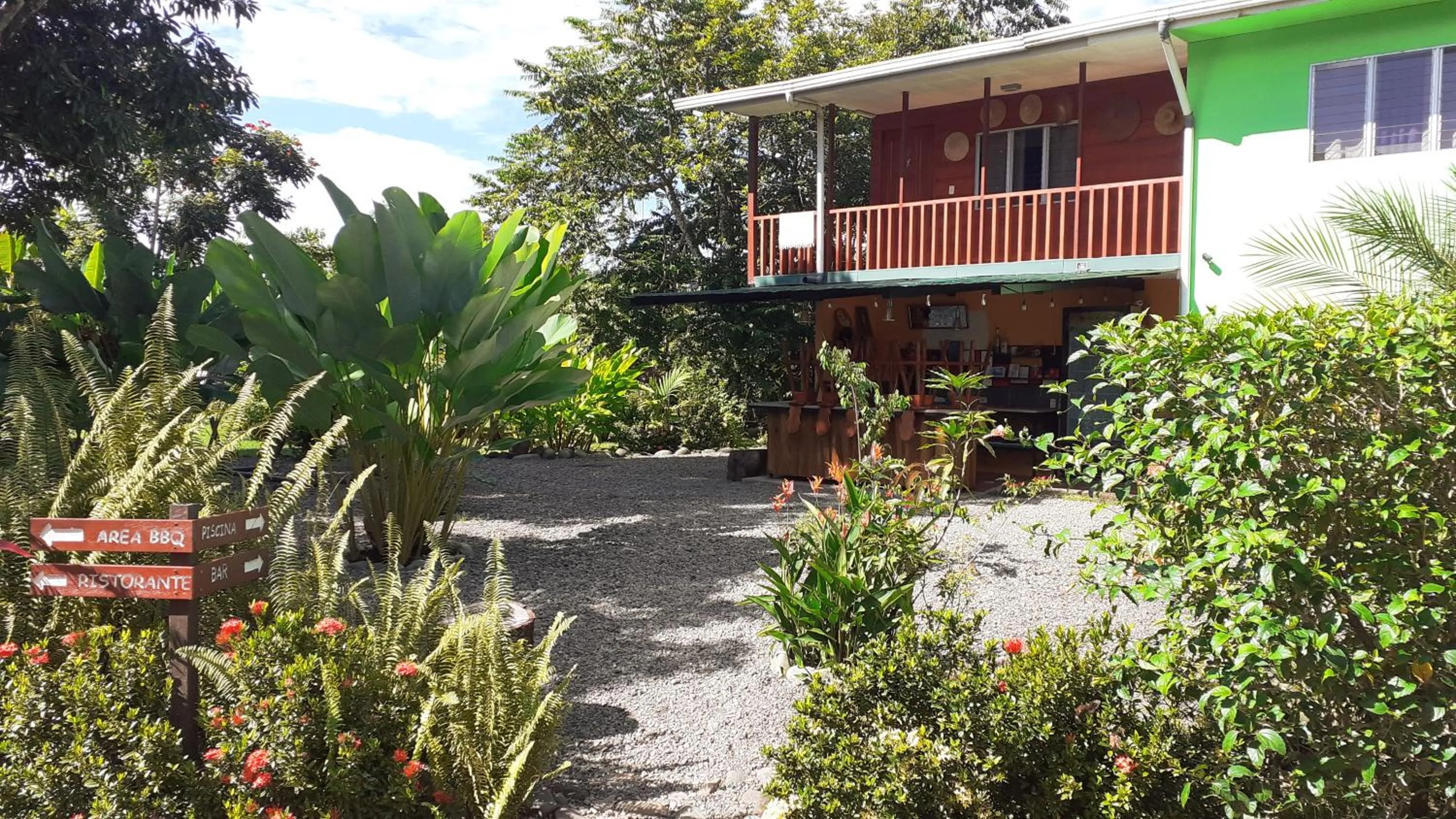 Property building in Dolce Uvita