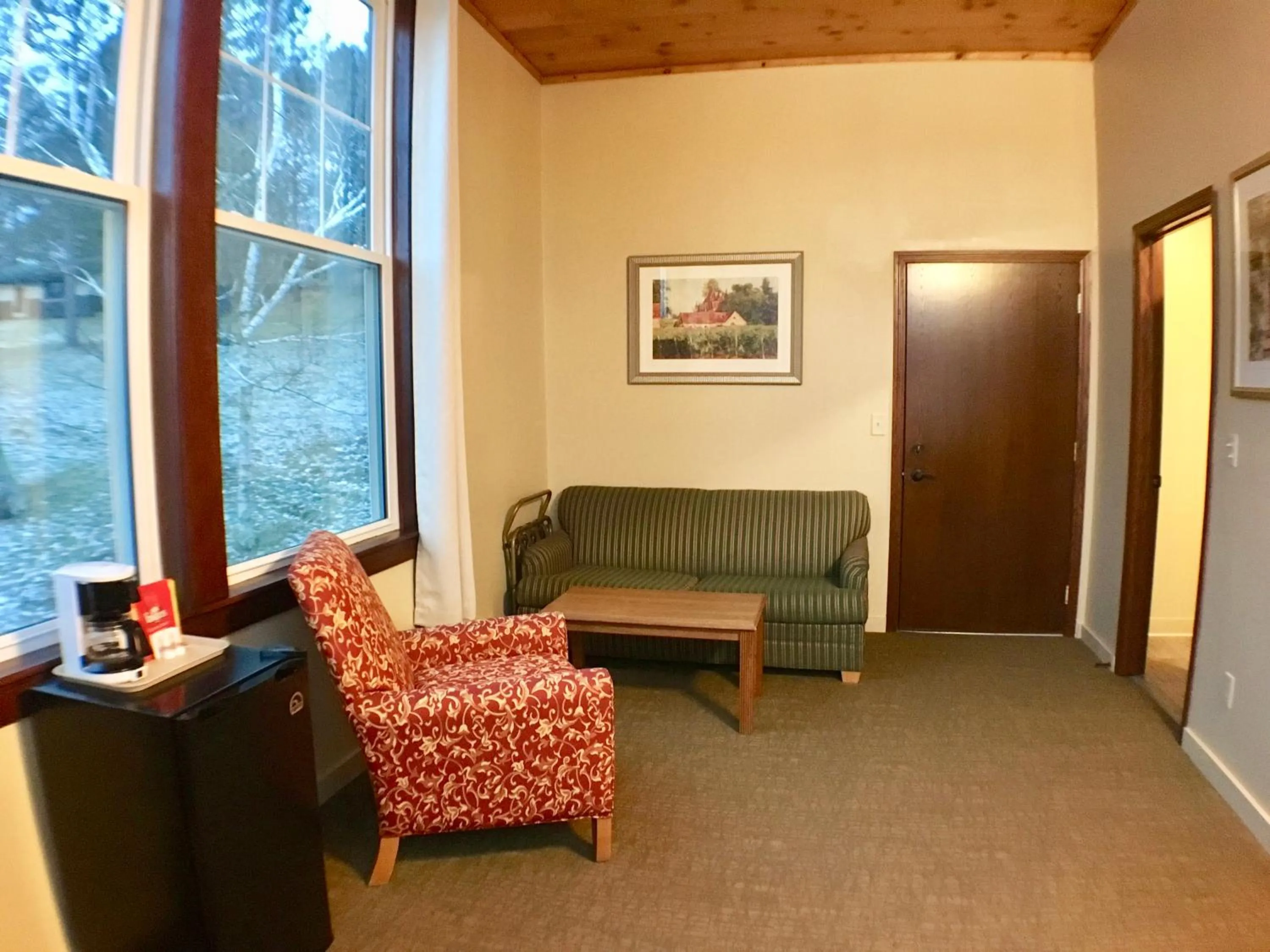 Living room in Hanging Horn Lakeside Resort