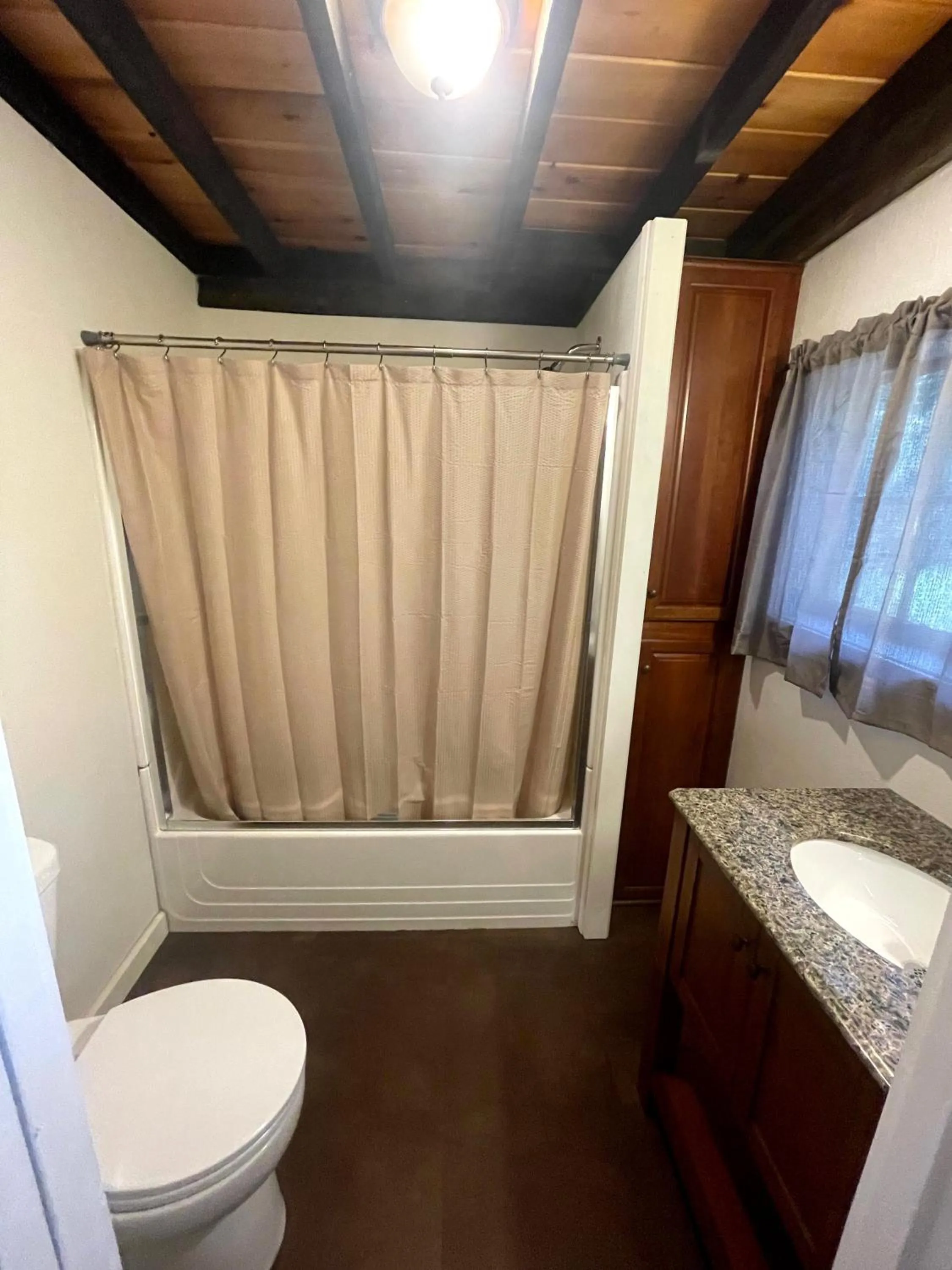 Bathroom in Hanging Horn Lakeside Resort