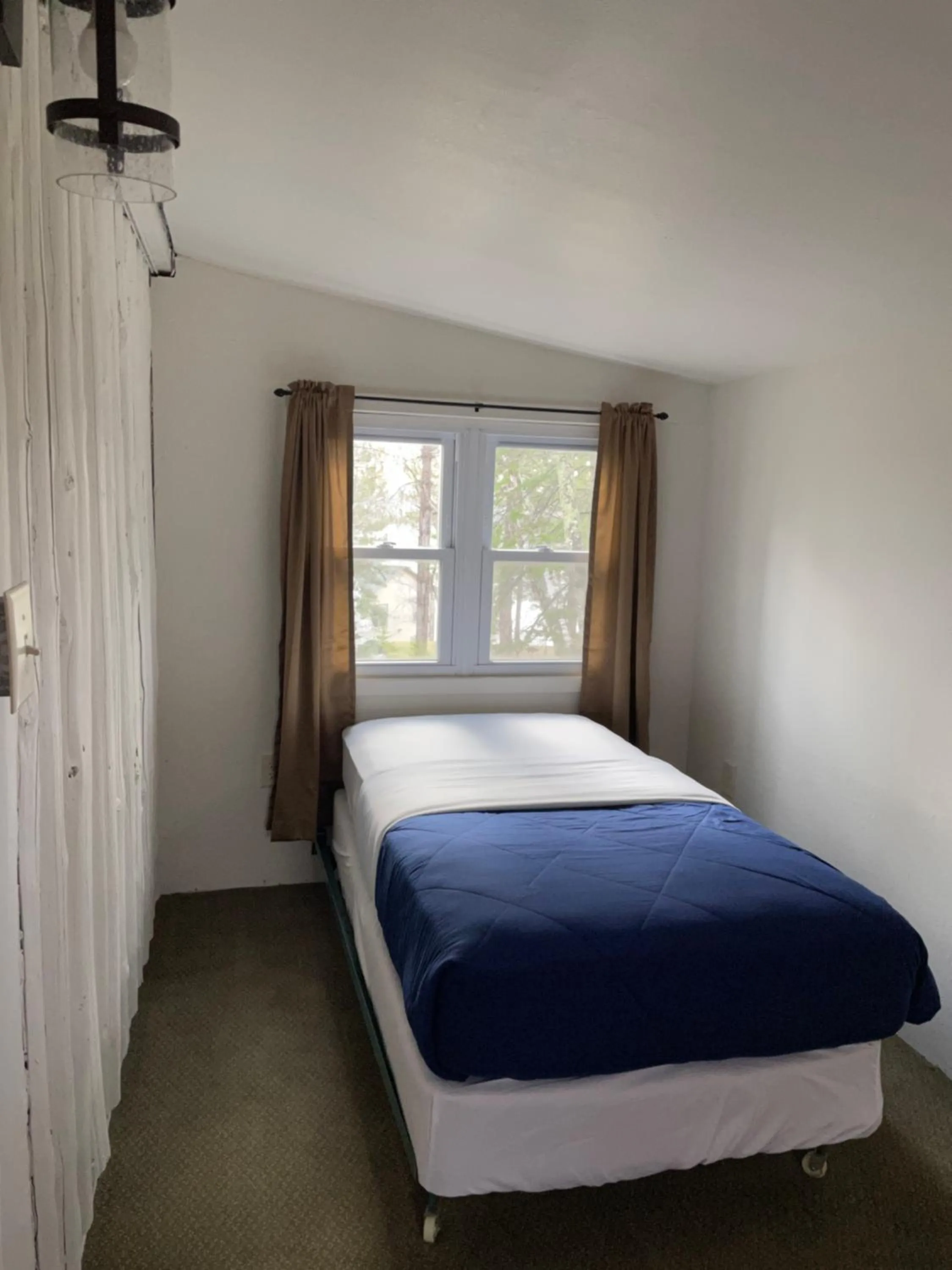 Bedroom, Bed in Hanging Horn Lakeside Resort