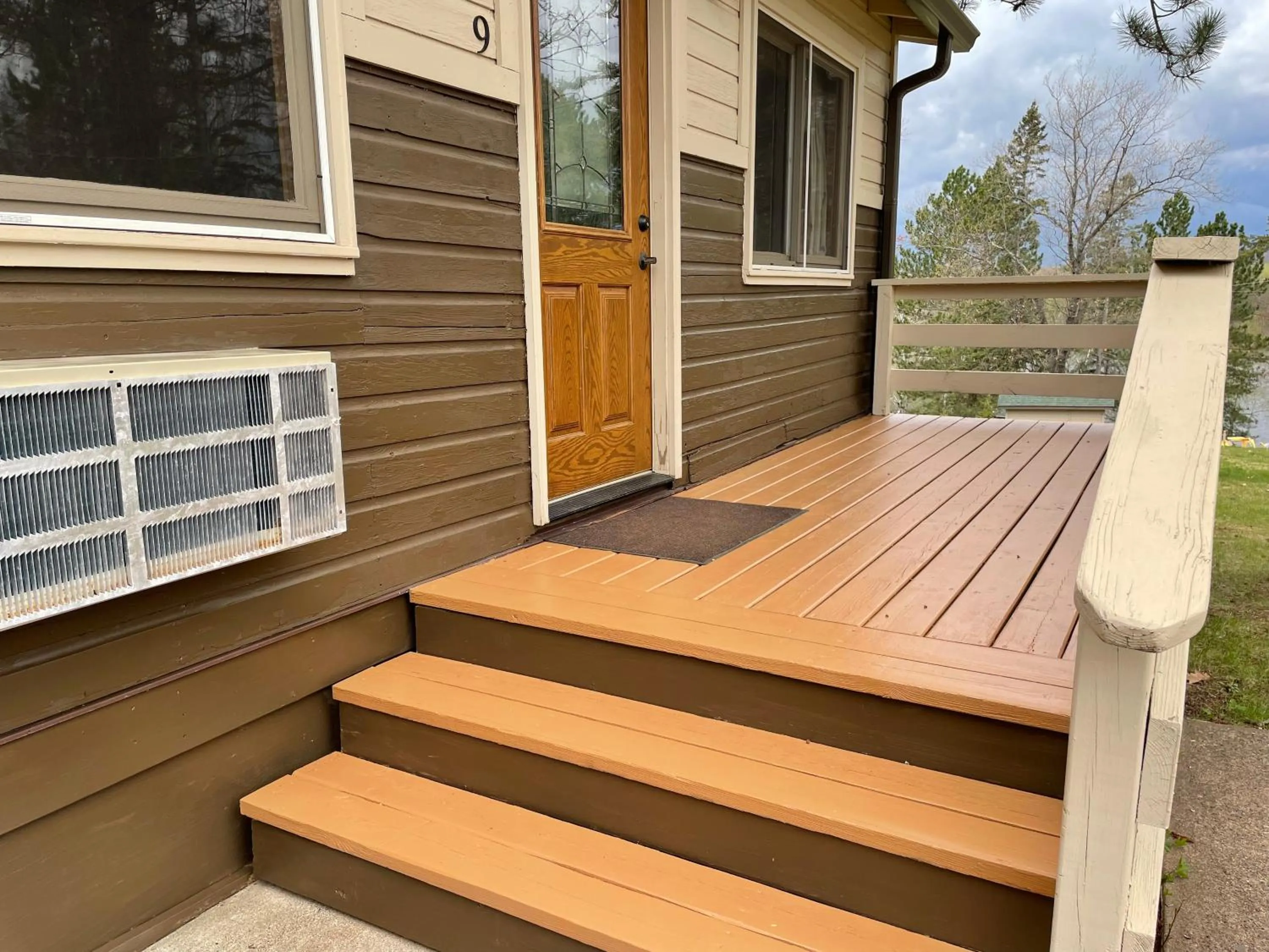 Hanging Horn Lakeside Resort